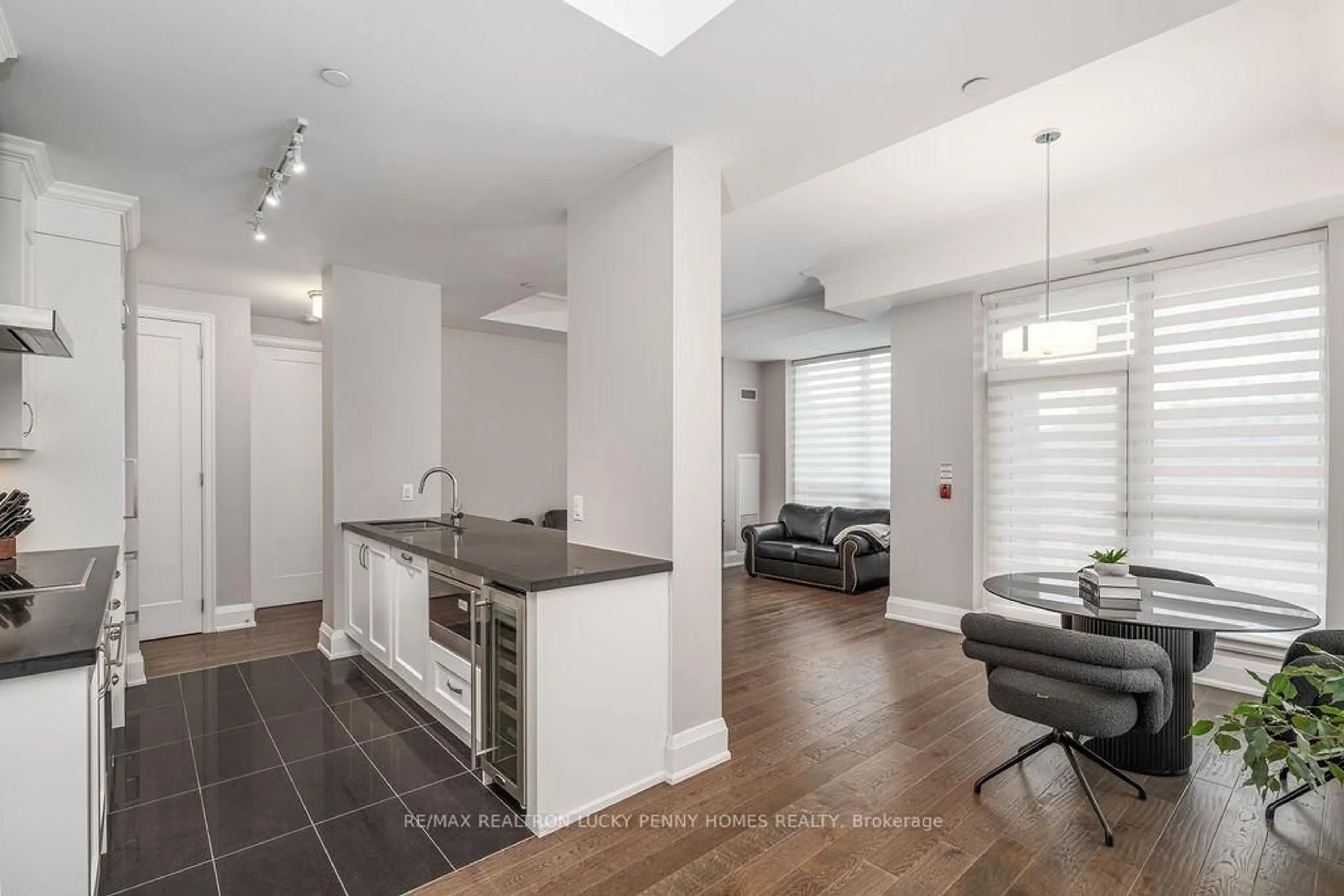 Open concept kitchen, unknown for 9 Stollery Pond Cres #212, Markham Ontario L6C 0Y1