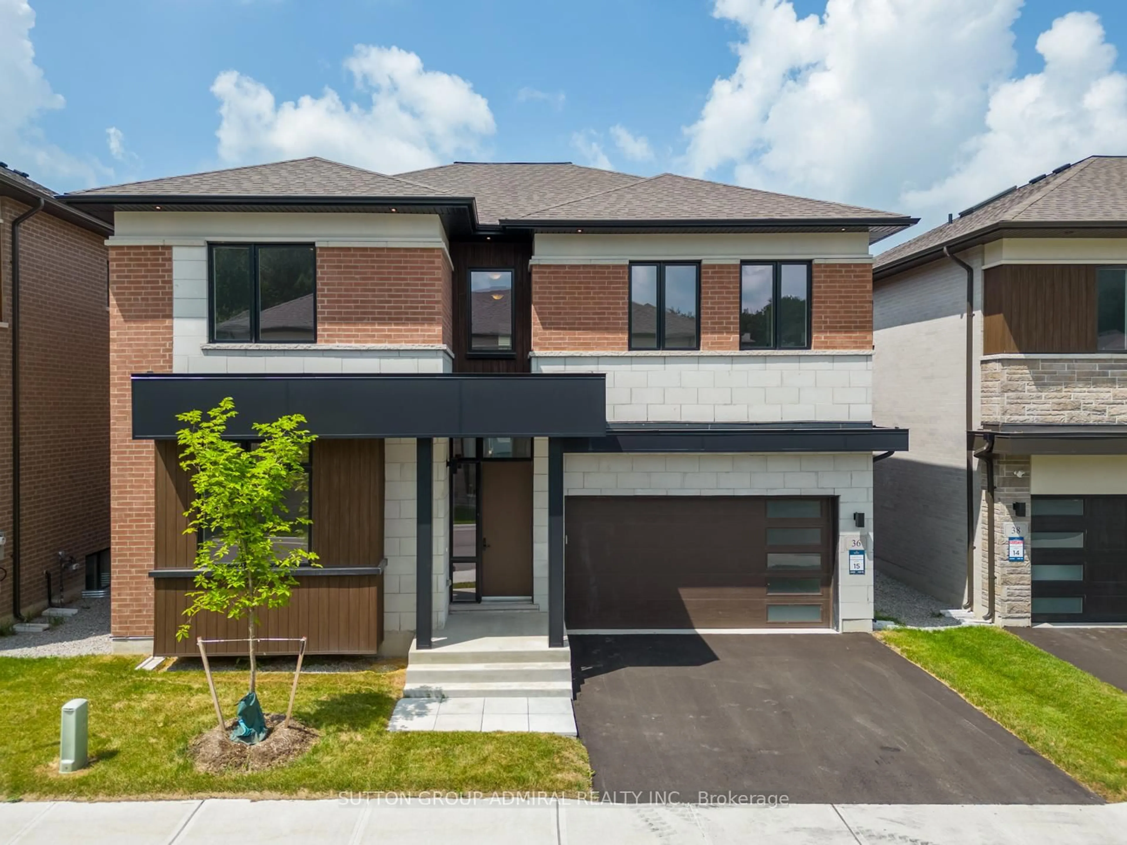 Home with brick exterior material, street for 36 Royal Hill Crt, Aurora Ontario L4G 3Z7