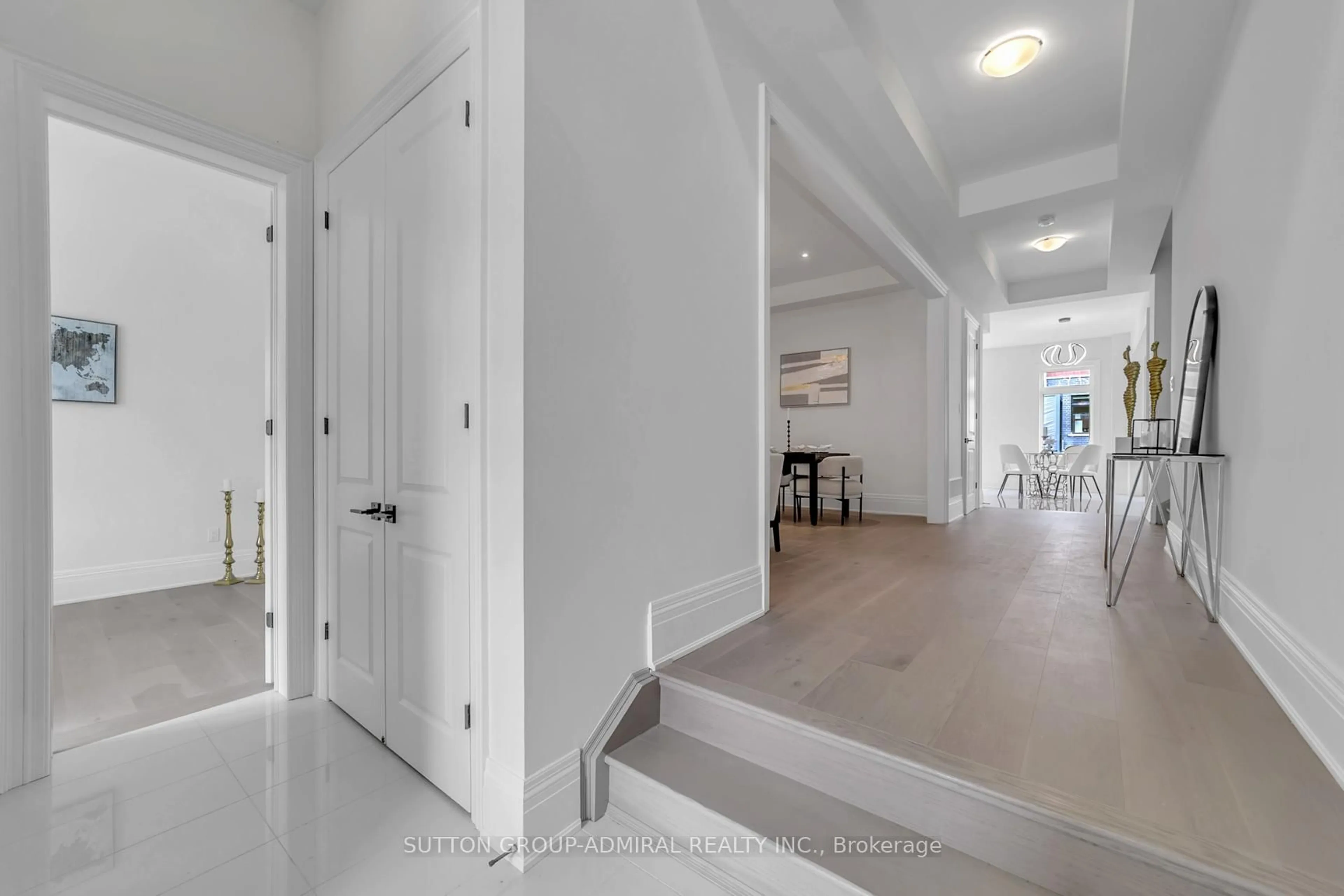Unknown for 36 Royal Hill Crt, Aurora Ontario L4G 3Z7
