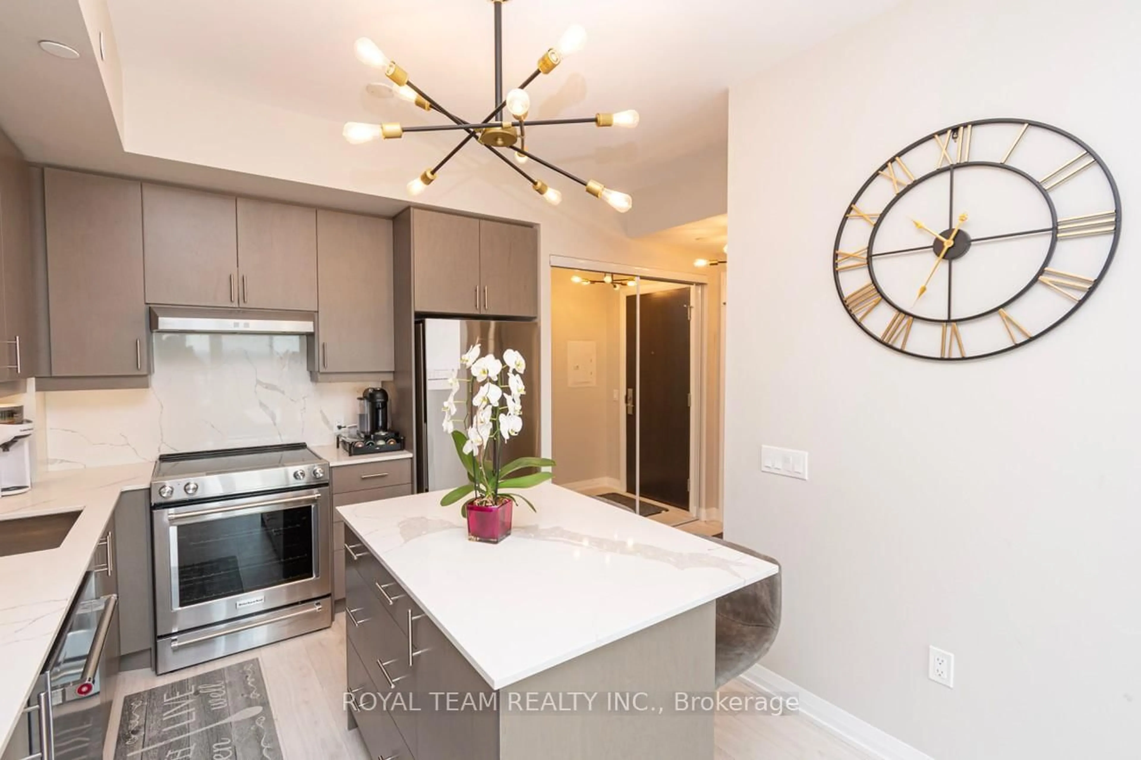 Open concept kitchen, ceramic/tile floor for 9000 Jane St #2212, Vaughan Ontario L4K 0M6