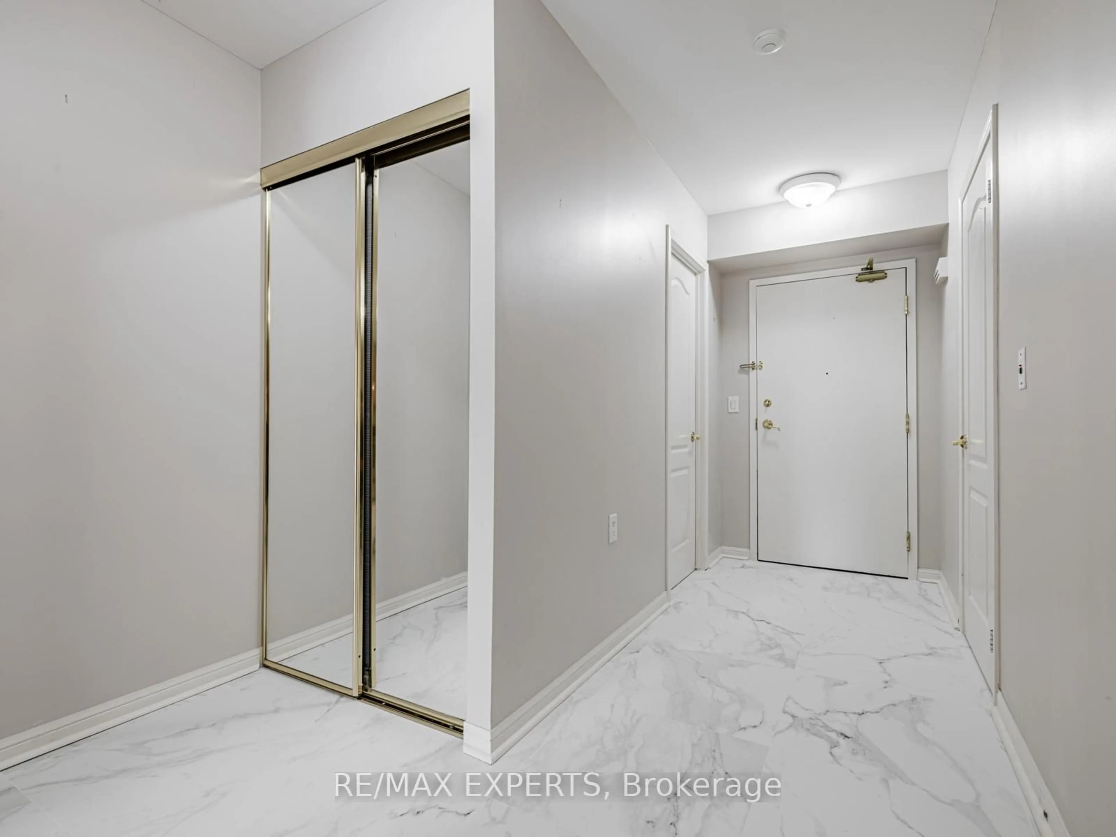 Unknown for 2500 Rutherford Rd #301, Vaughan Ontario L4K 5N7