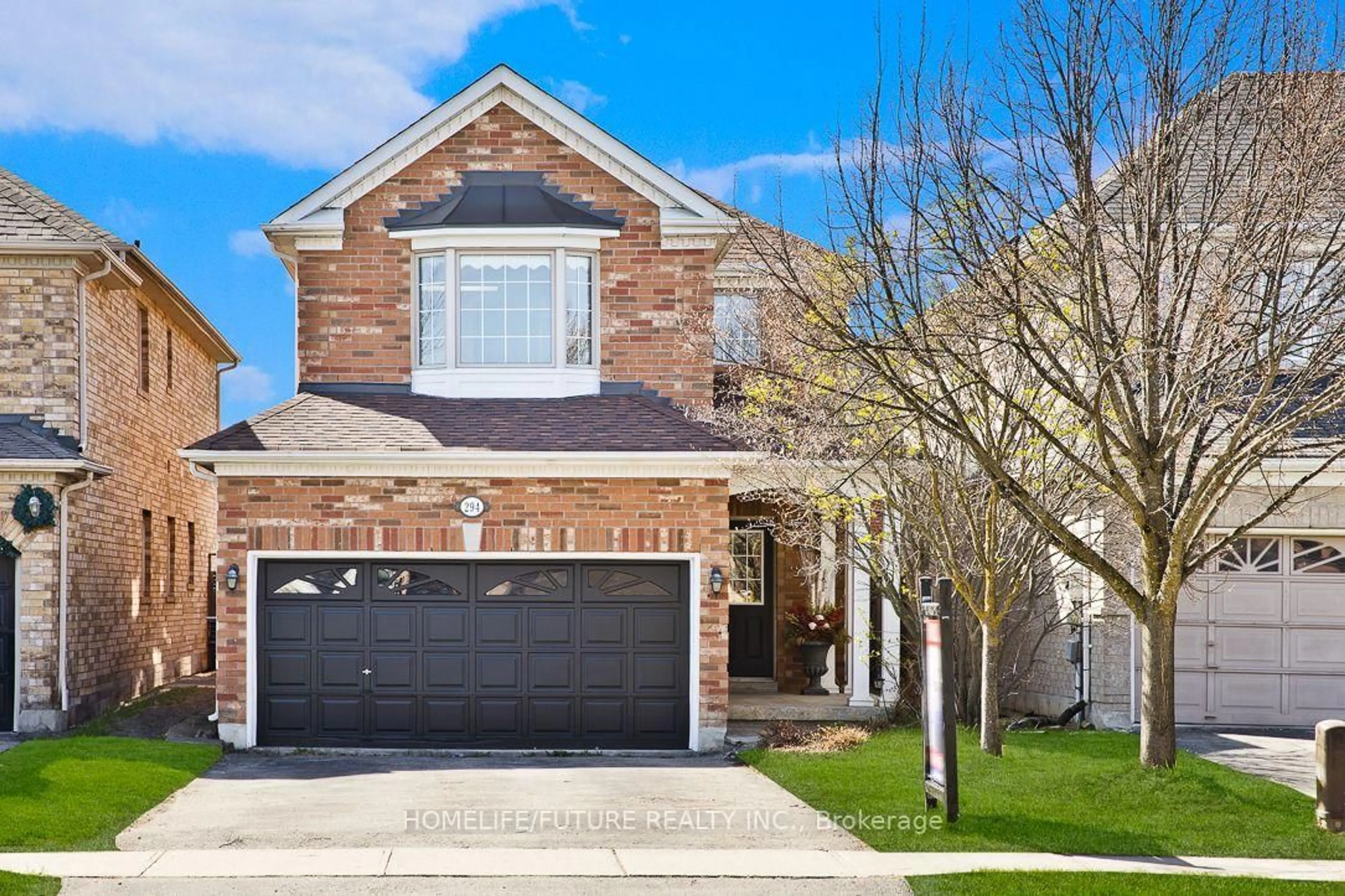 Home with brick exterior material, street for 294 Mcbride Cres, Newmarket Ontario L3X 2W3