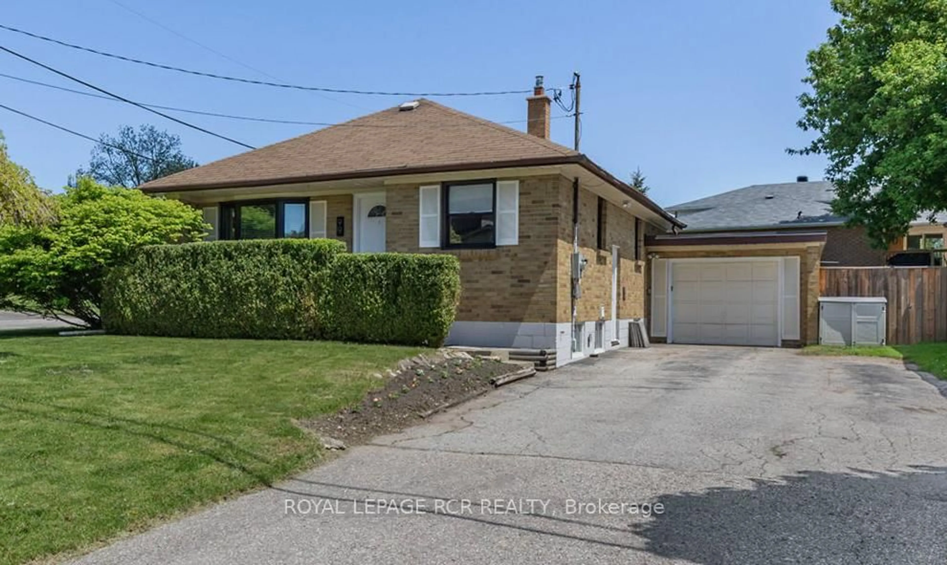Home with brick exterior material, street for 99 Thornton Ave, Bradford West Gwillimbury Ontario L3Z 1N3