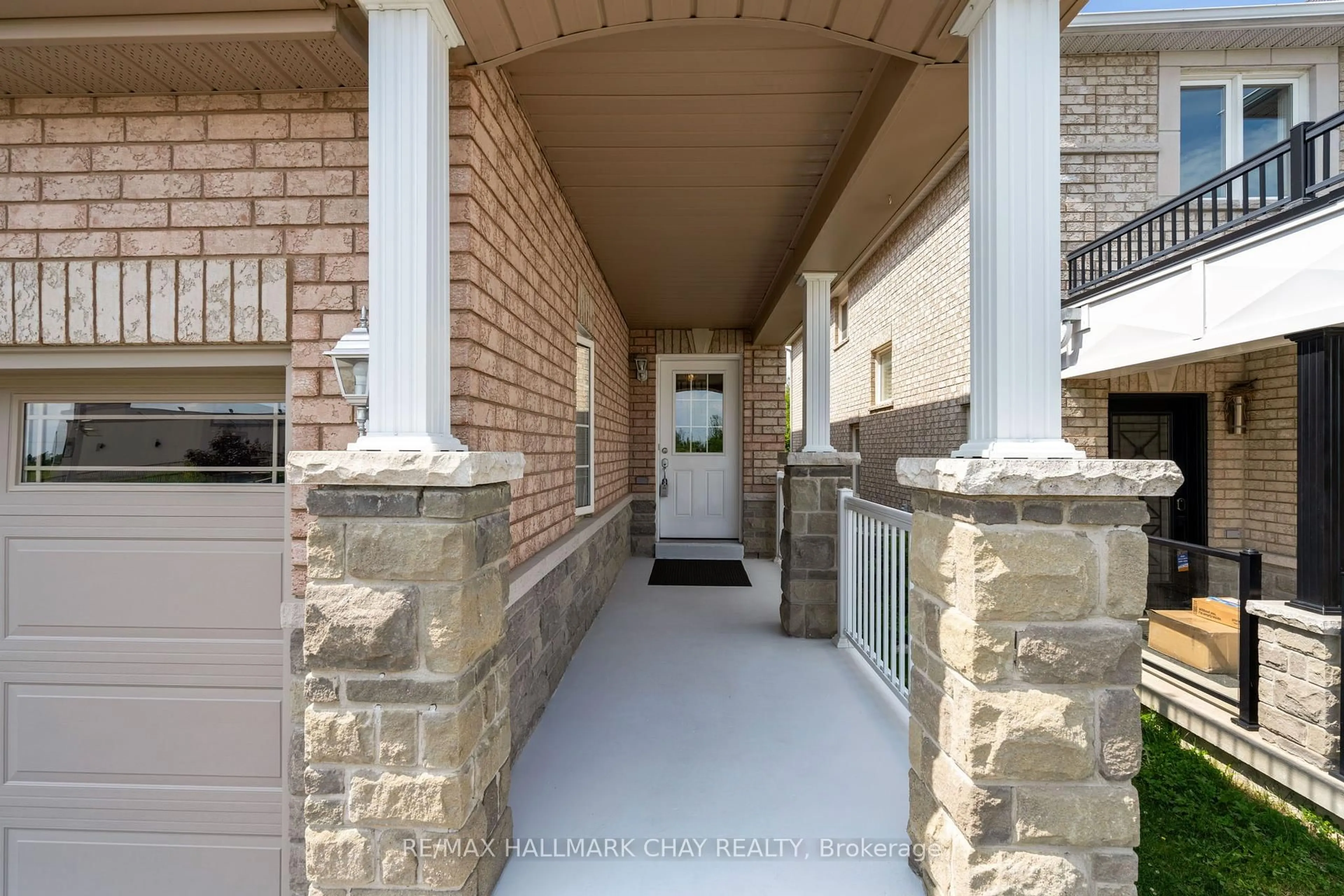 Unknown for 1260 Fox Hill St, Innisfil Ontario L9S 4Y5