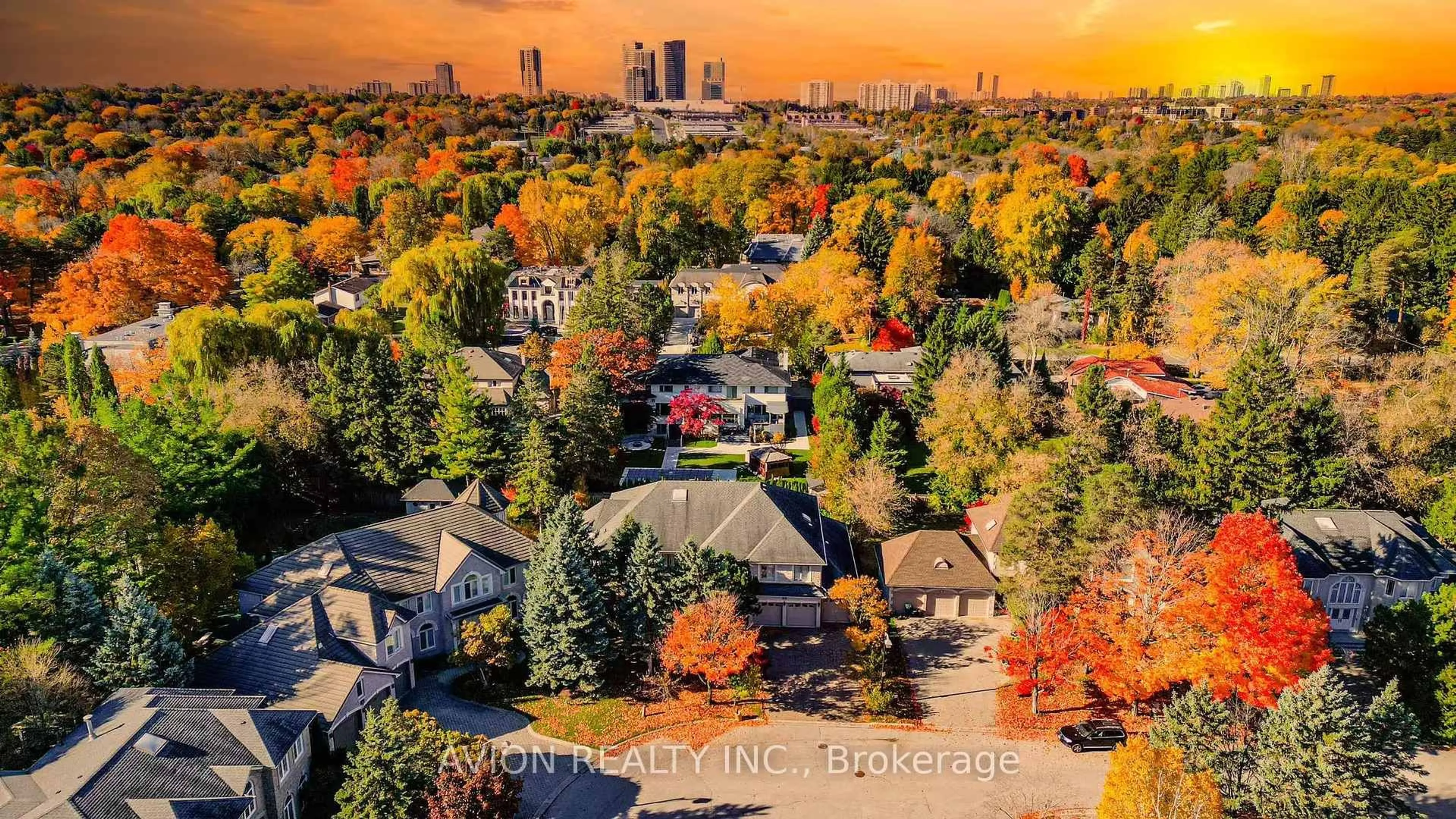 A pic from outside/outdoor area/front of a property/back of a property/a pic from drone, city buildings view from balcony for 13 Bayview Forest Lane, Markham Ontario L3T 7S4