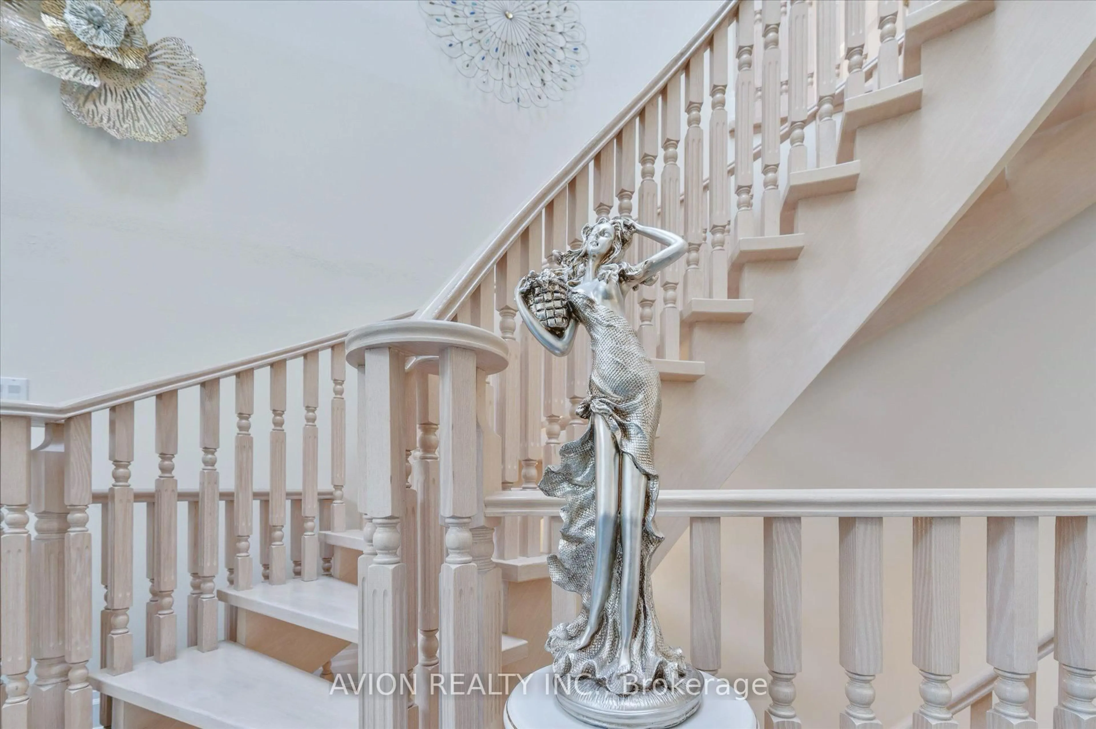 Stairs for 13 Bayview Forest Lane, Markham Ontario L3T 7S4