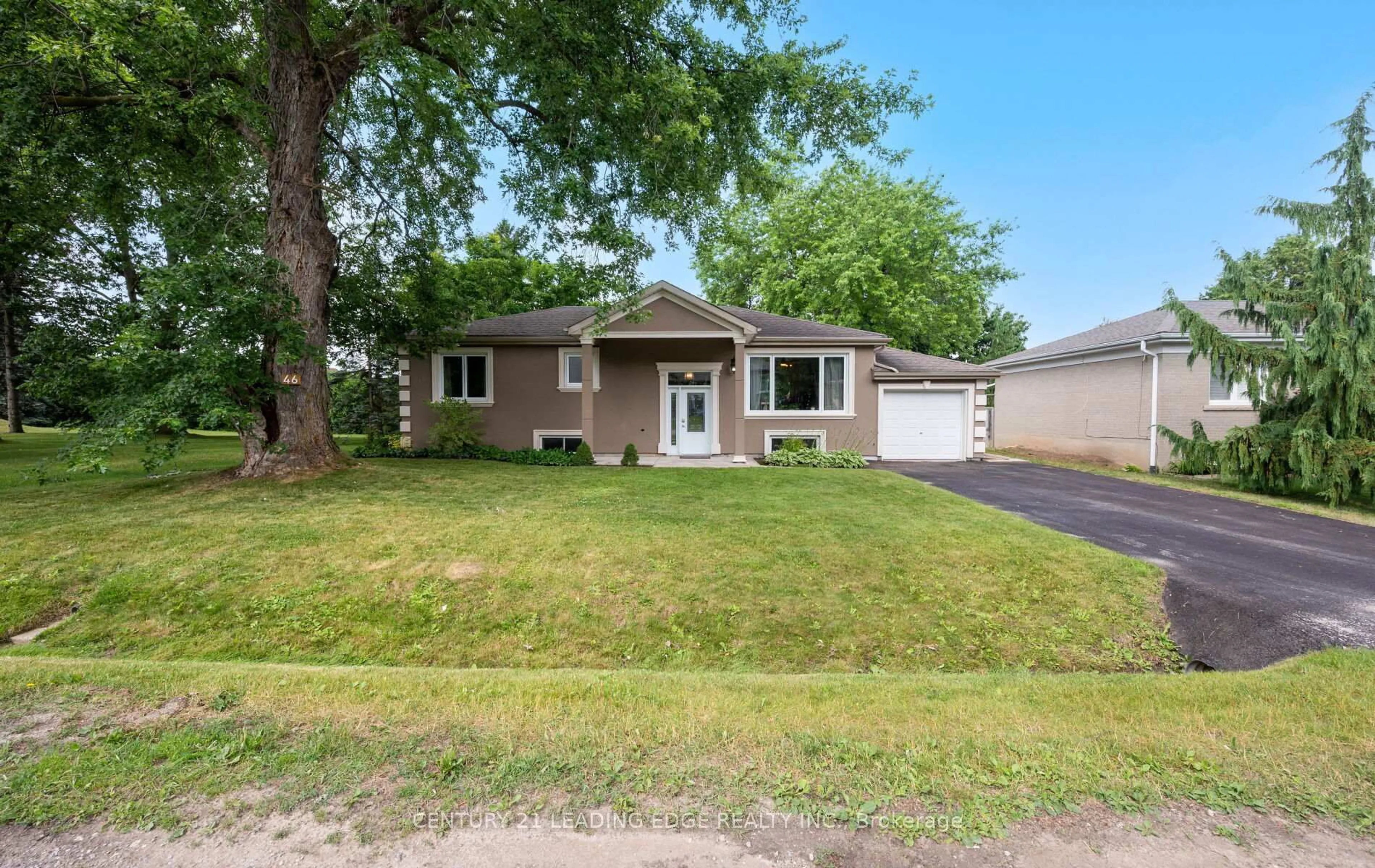 Home with vinyl exterior material, street for 46 WILLIAM St, New Tecumseth Ontario L9R 1M7