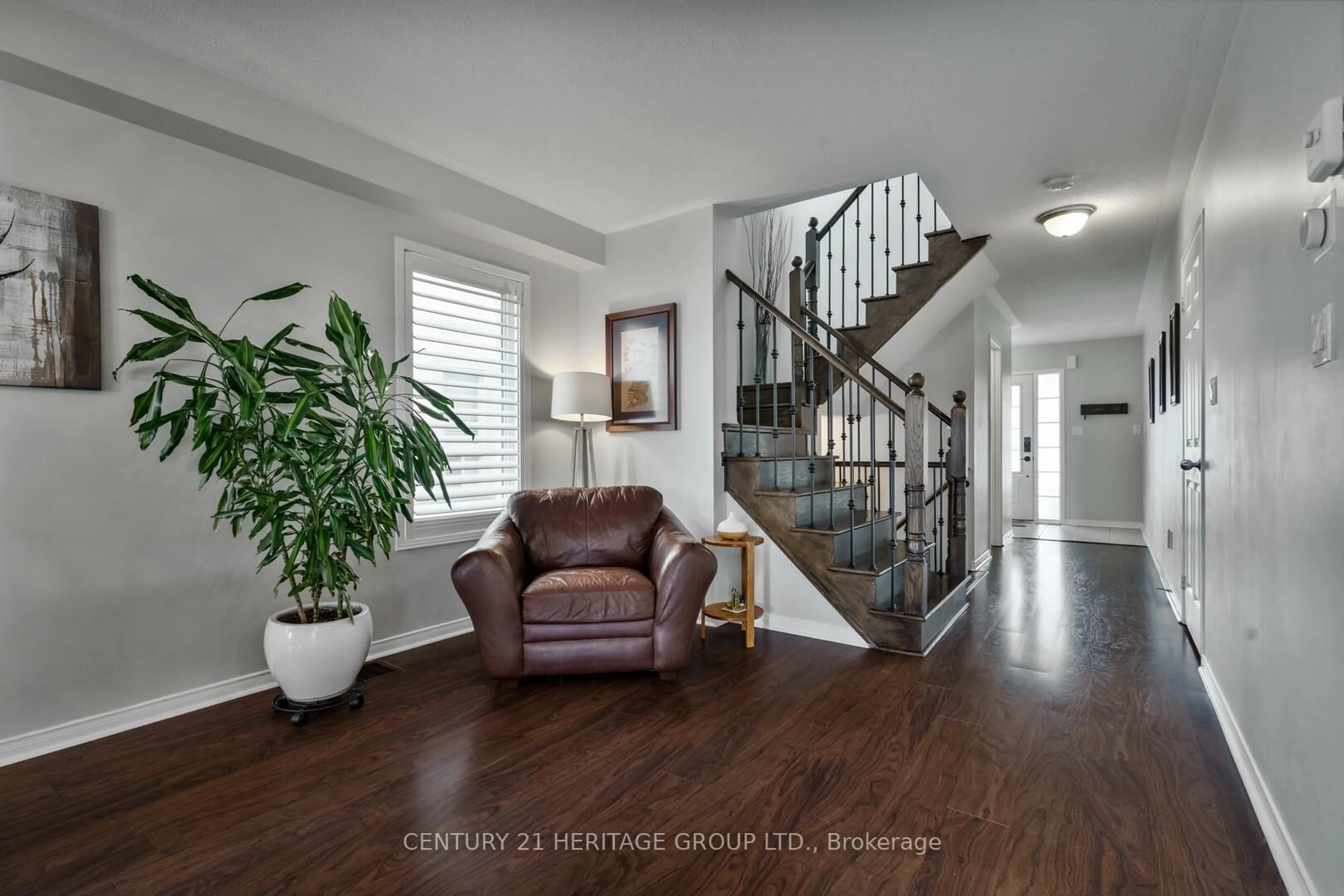 Indoor entryway for 107 Rutherford Rd, Bradford West Gwillimbury Ontario L3Z 0P6