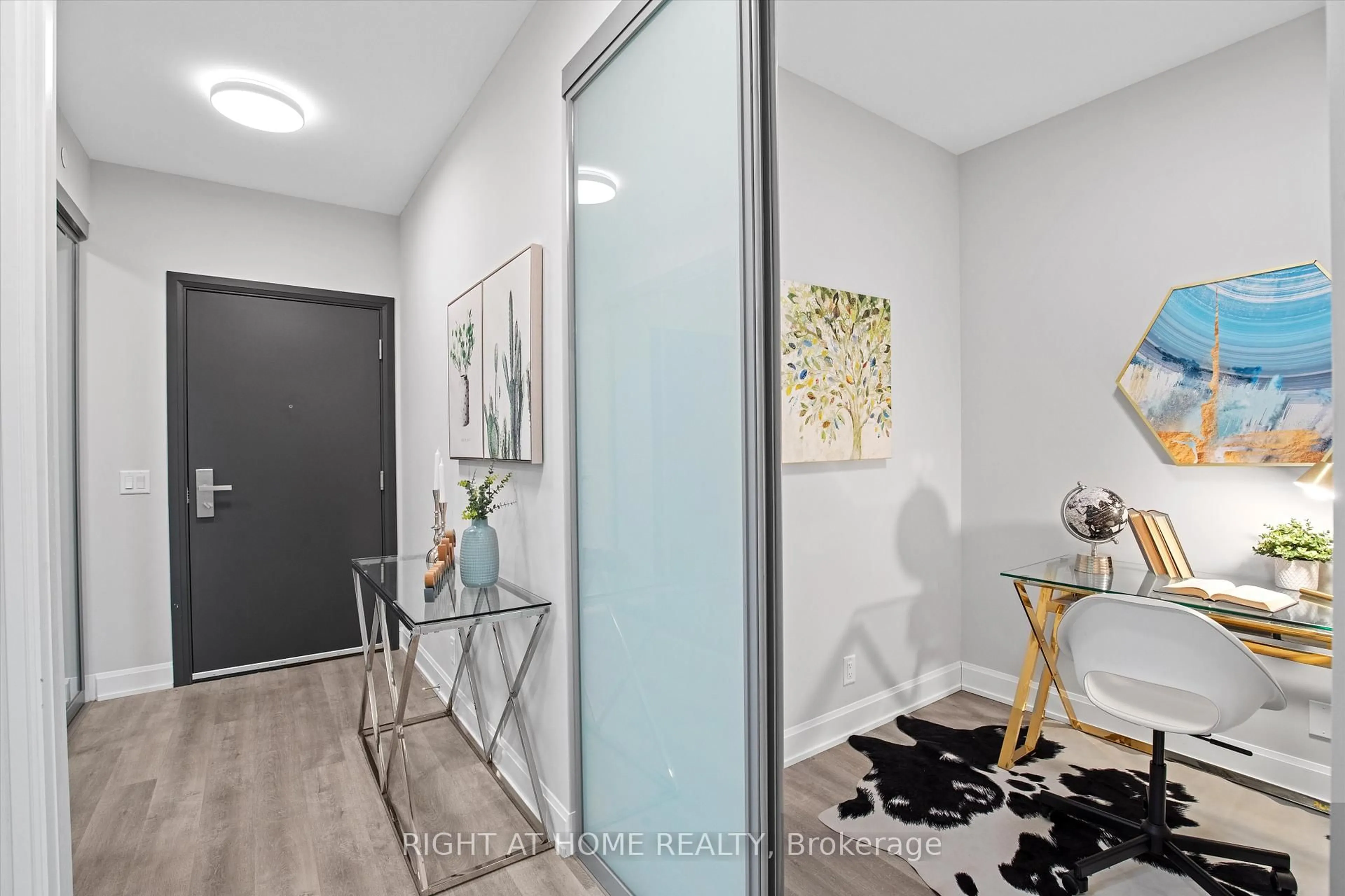 Indoor entryway for 38 Gandhi Lane #1010, Markham Ontario L3T 0G9