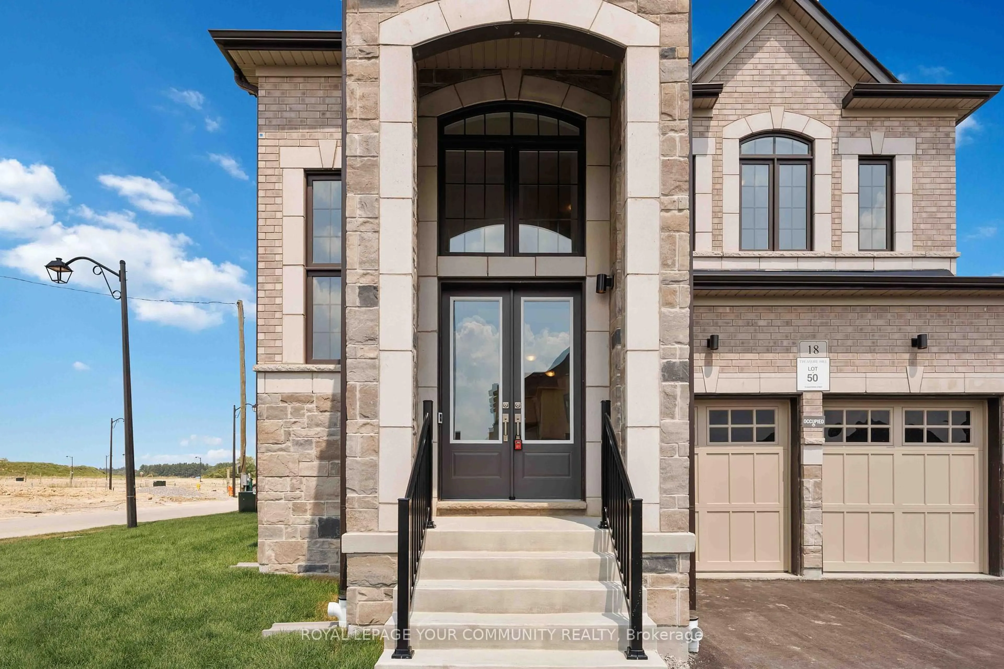 Home with brick exterior material, street for 18 Shadyridge St, King Ontario L7B 1B4