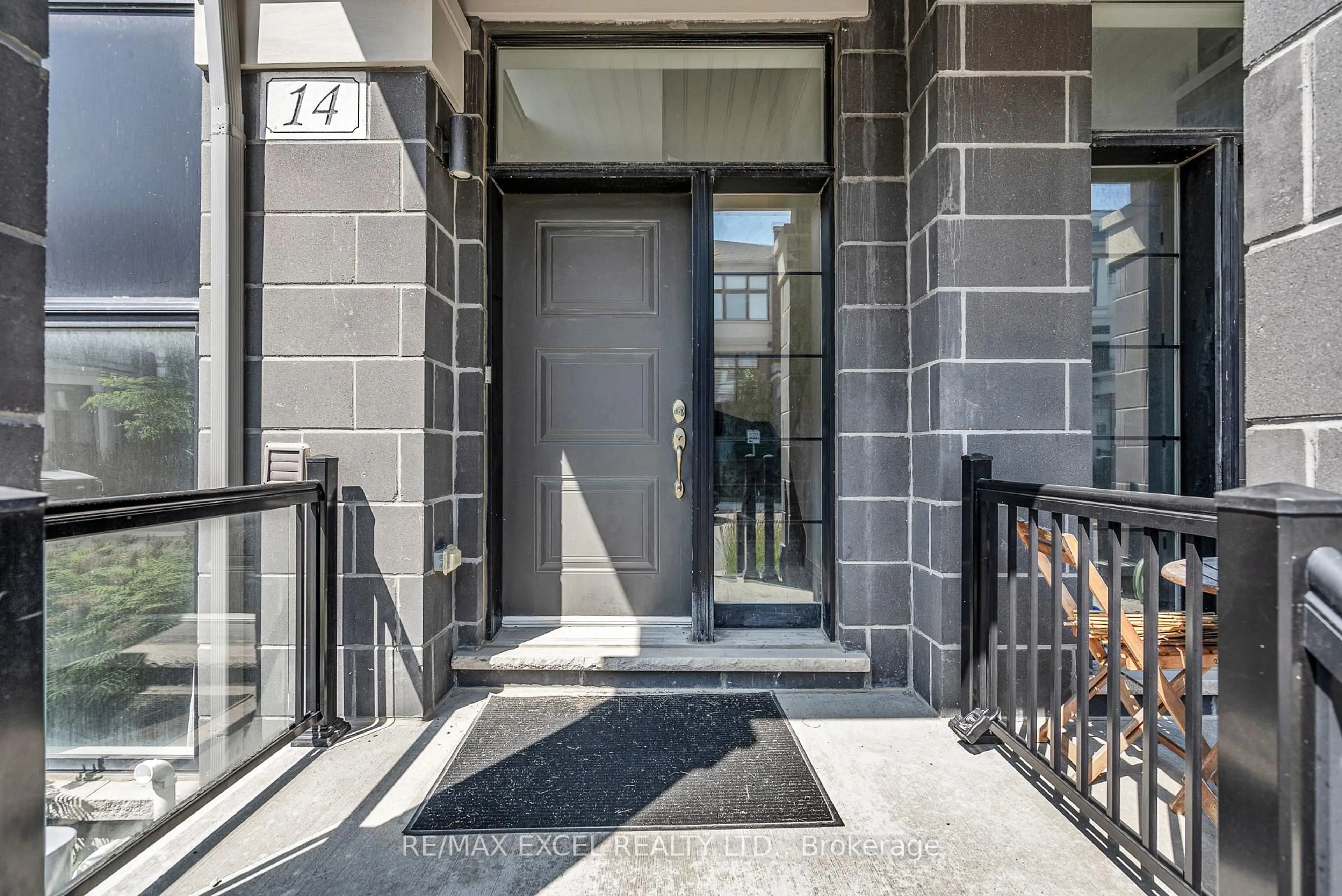 Indoor entryway for 14 Andalusia Lane, Markham Ontario L6E 0V3