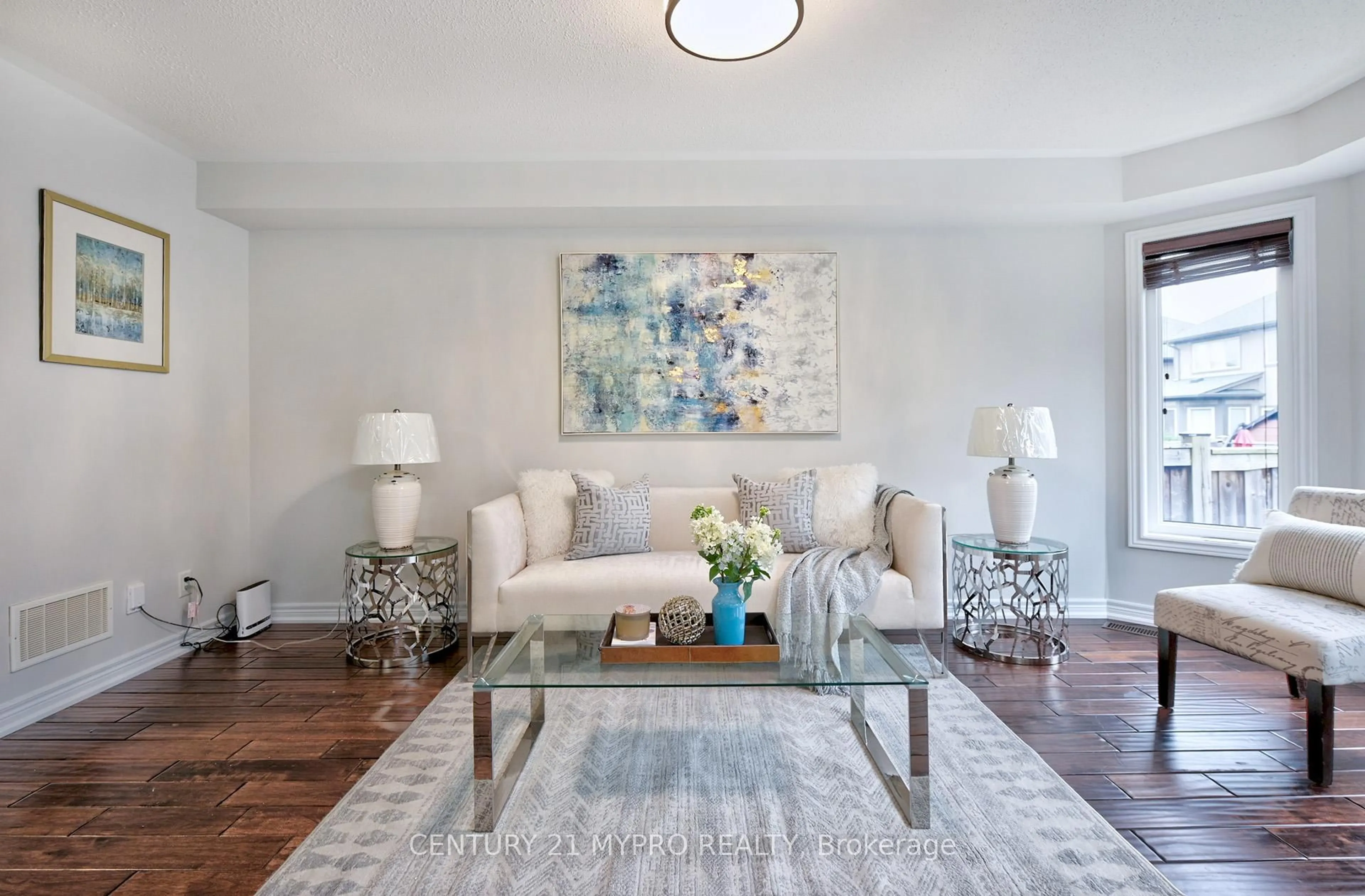 Living room with furniture, unknown for 42 Sequin Dr, Richmond Hill Ontario L4E 0J2