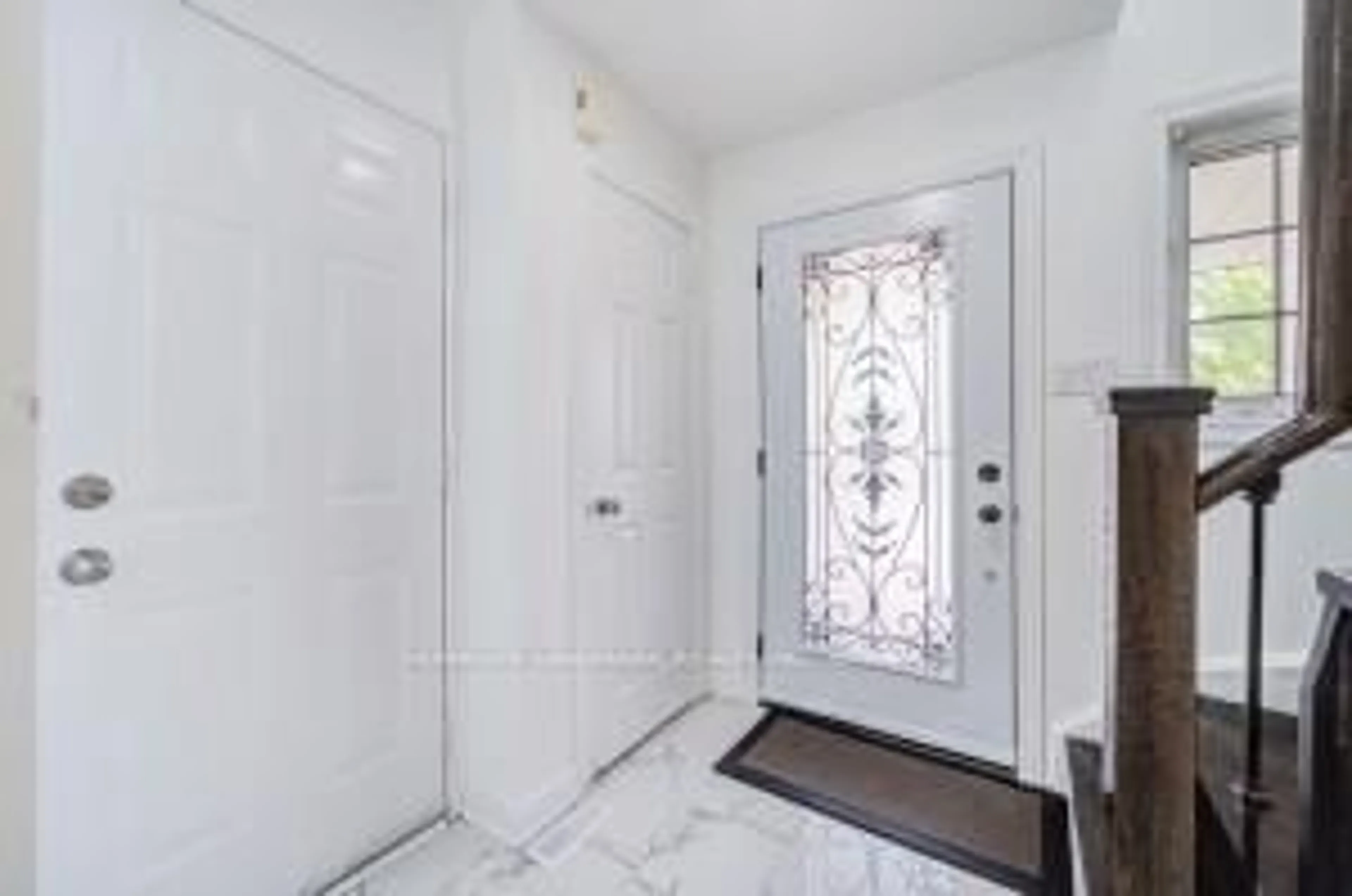Indoor entryway for 24 Willow Trail Rd, Markham Ontario L6E 1V2
