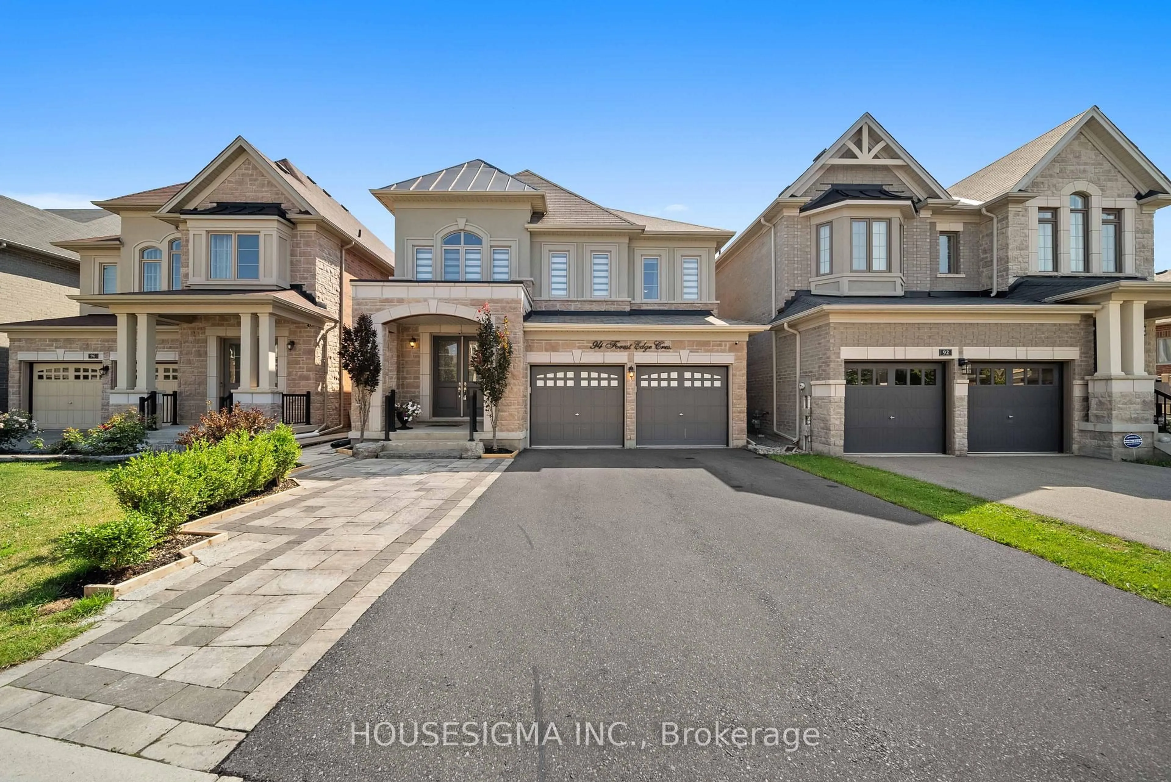 Home with brick exterior material, street for 94 Forest Edge Cres, East Gwillimbury Ontario L9N 0S6
