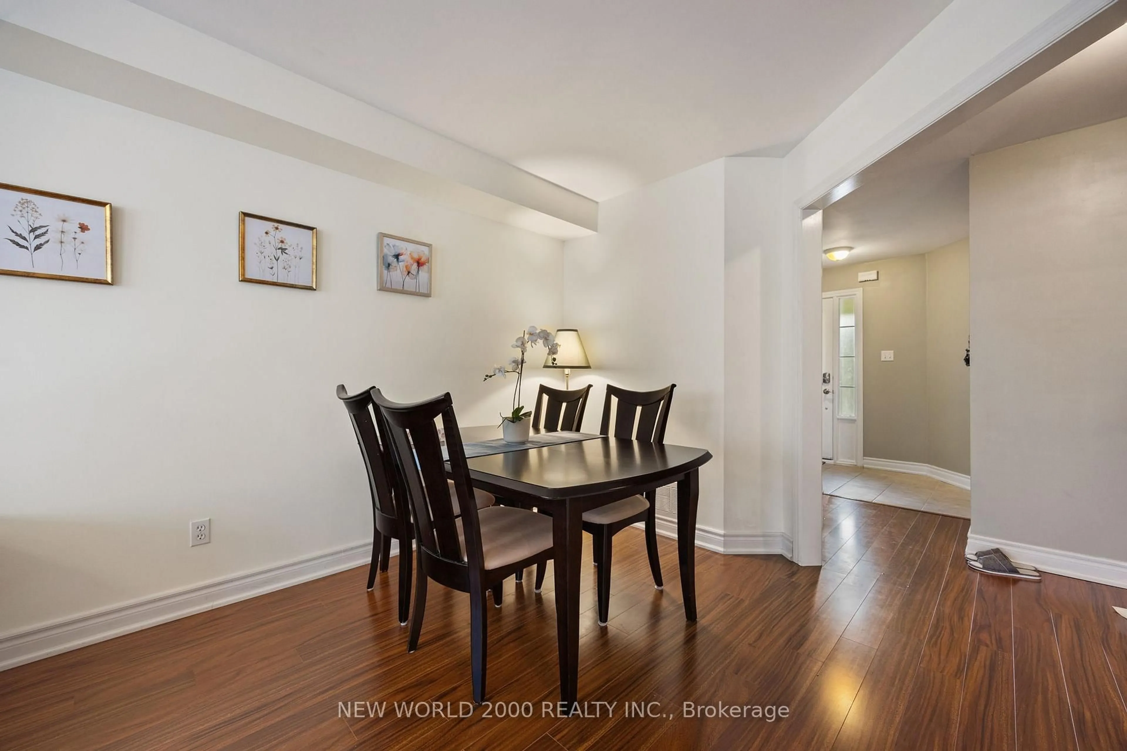 Dining room, wood/laminate floor for 22 HAWTIN Lane, Aurora Ontario L4G 7L4