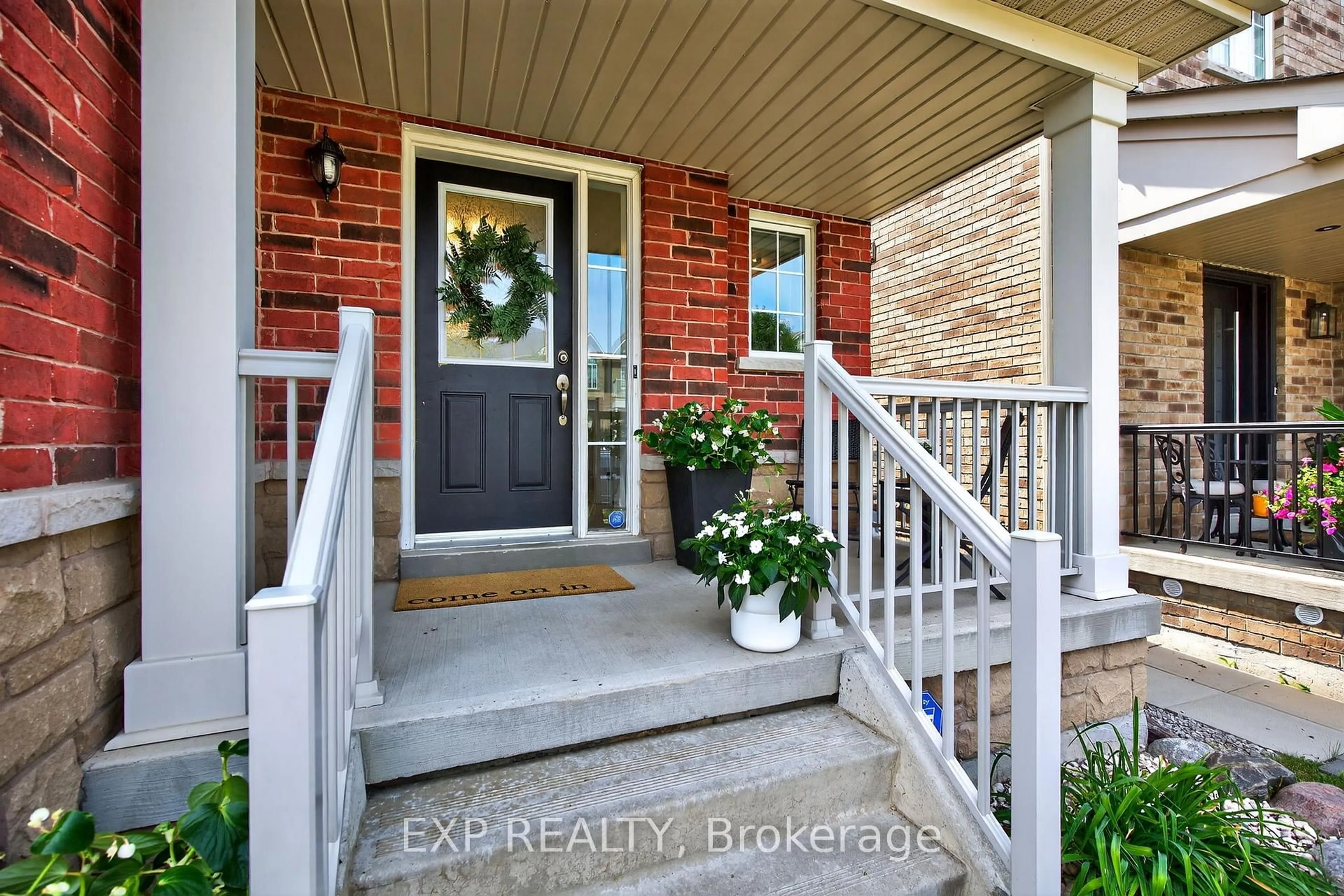 Indoor entryway for 48 Naylor Dr, Bradford West Gwillimbury Ontario L3Z 0J8