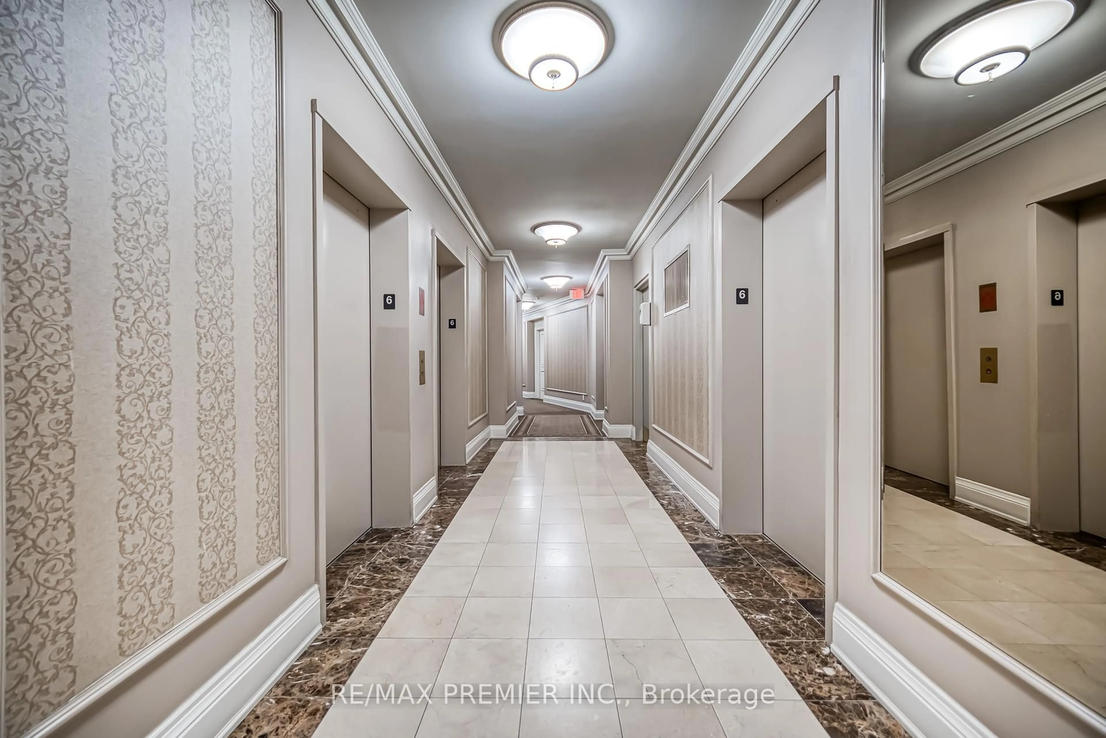 Indoor foyer for 9225 Jane St #614, Vaughan Ontario L6A 0J7