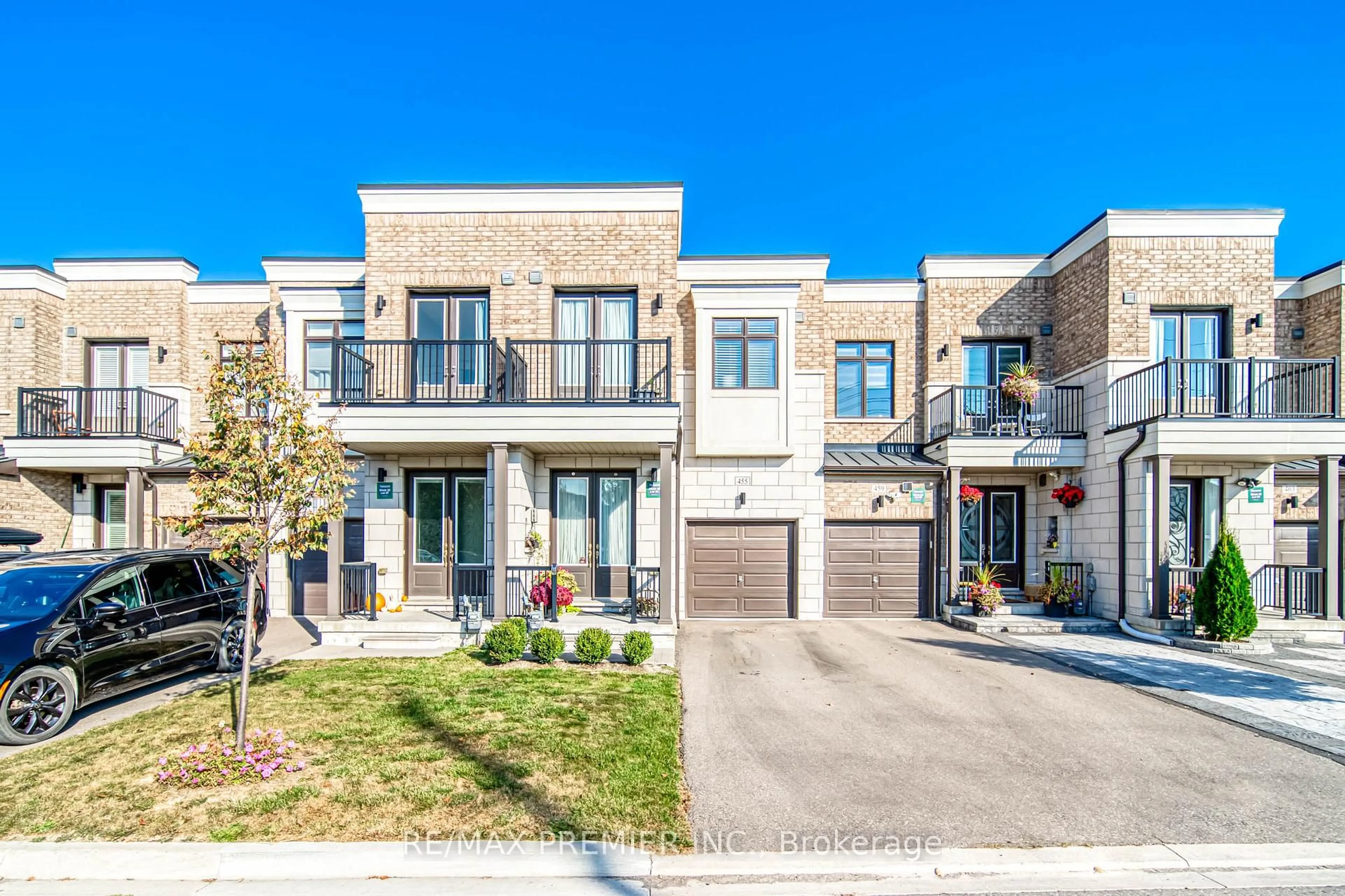 Home with brick exterior material, street for 455 Elyse Crt, Aurora Ontario L4G 2C9