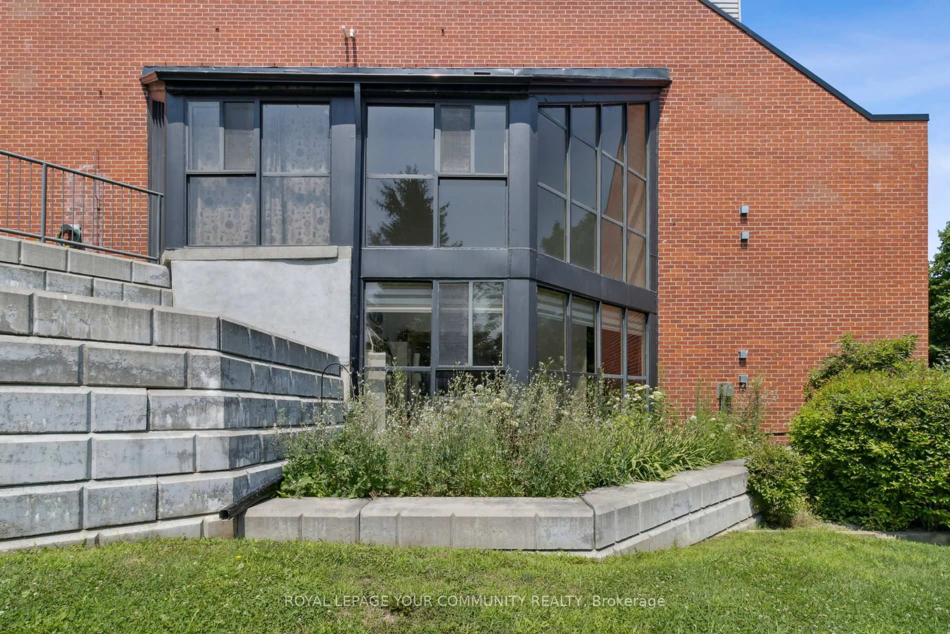 Home with brick exterior material, building for 100 Arbors Lane #TH1, Vaughan Ontario L4L 7G4