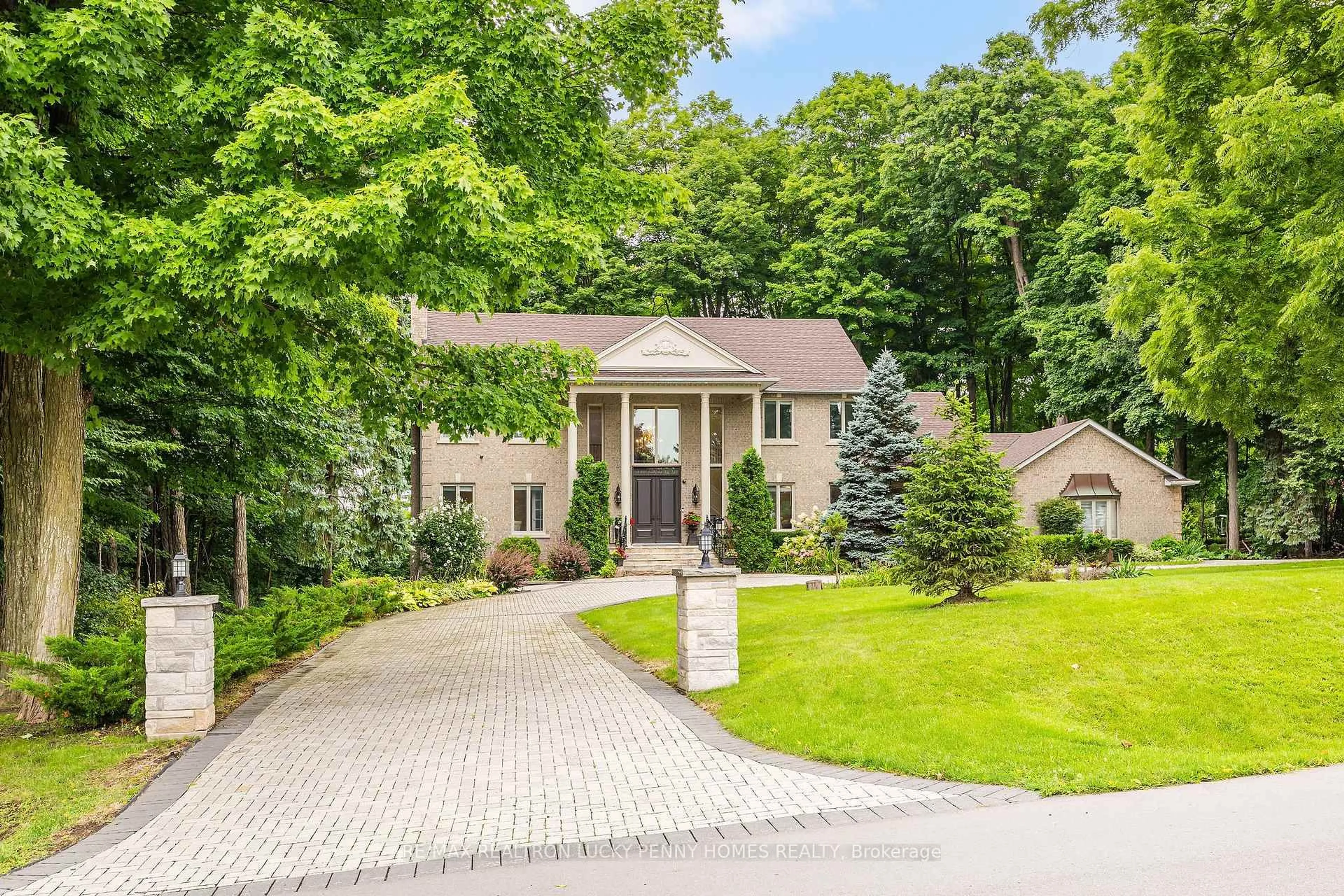Home with brick exterior material, street for 10 Walnut Glen Pl, Markham Ontario L6C 1A3
