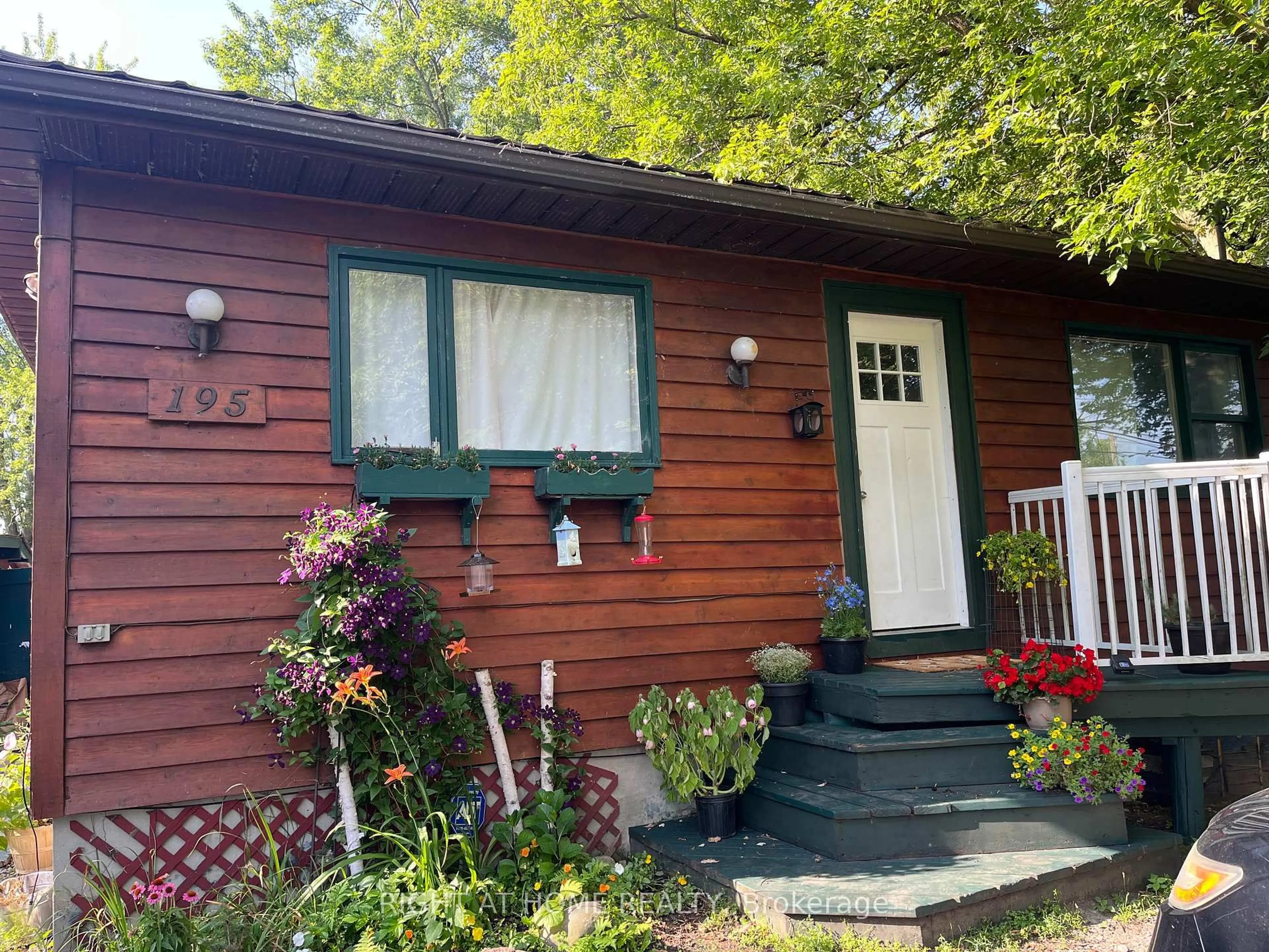 Unknown for 195 Lakeland Cres, Richmond Hill Ontario L4E 3A4
