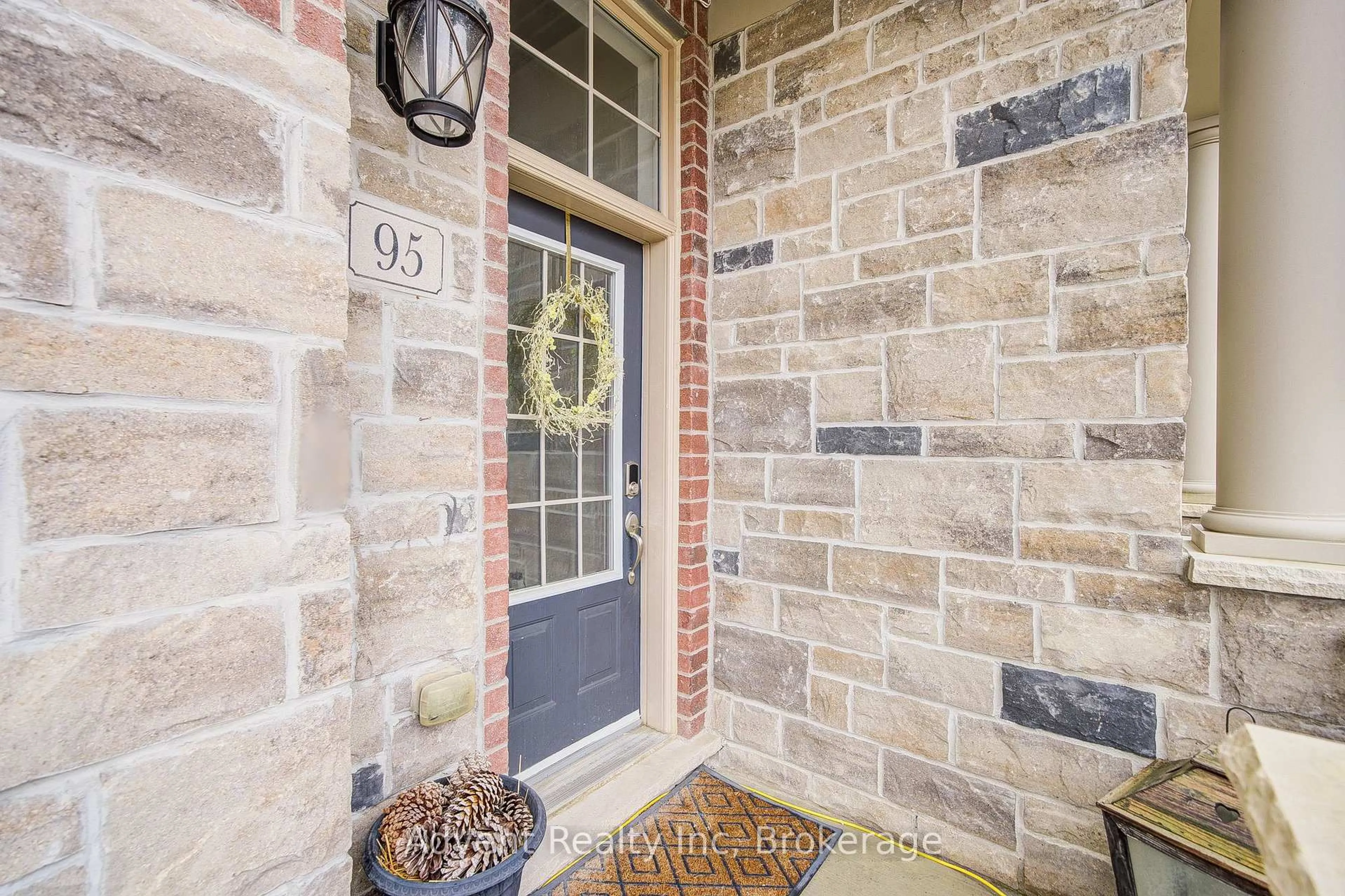 Unknown for 95 Beechborough Cres, East Gwillimbury Ontario L9N 0N9