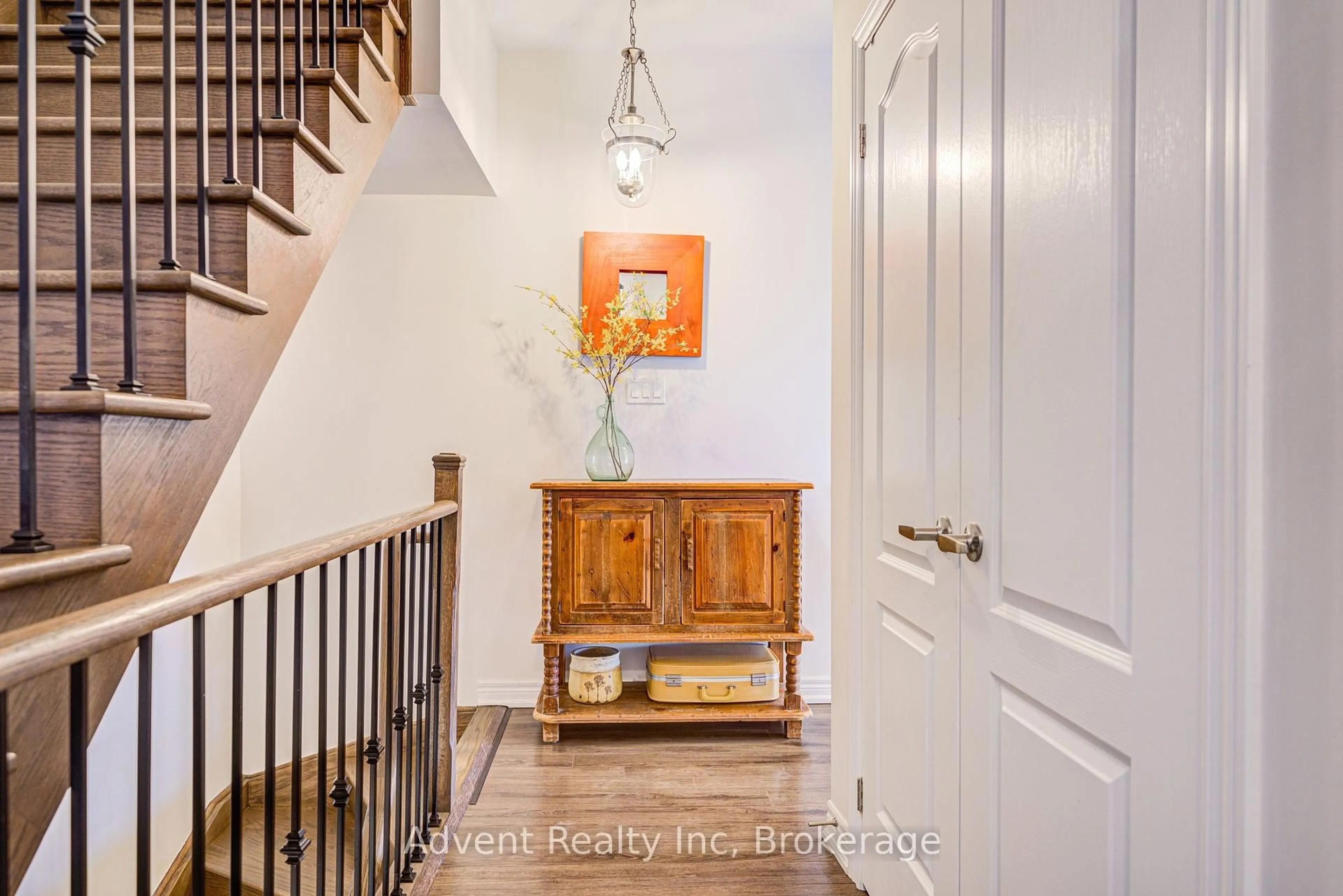 Indoor entryway for 95 Beechborough Cres, East Gwillimbury Ontario L9N 0N9
