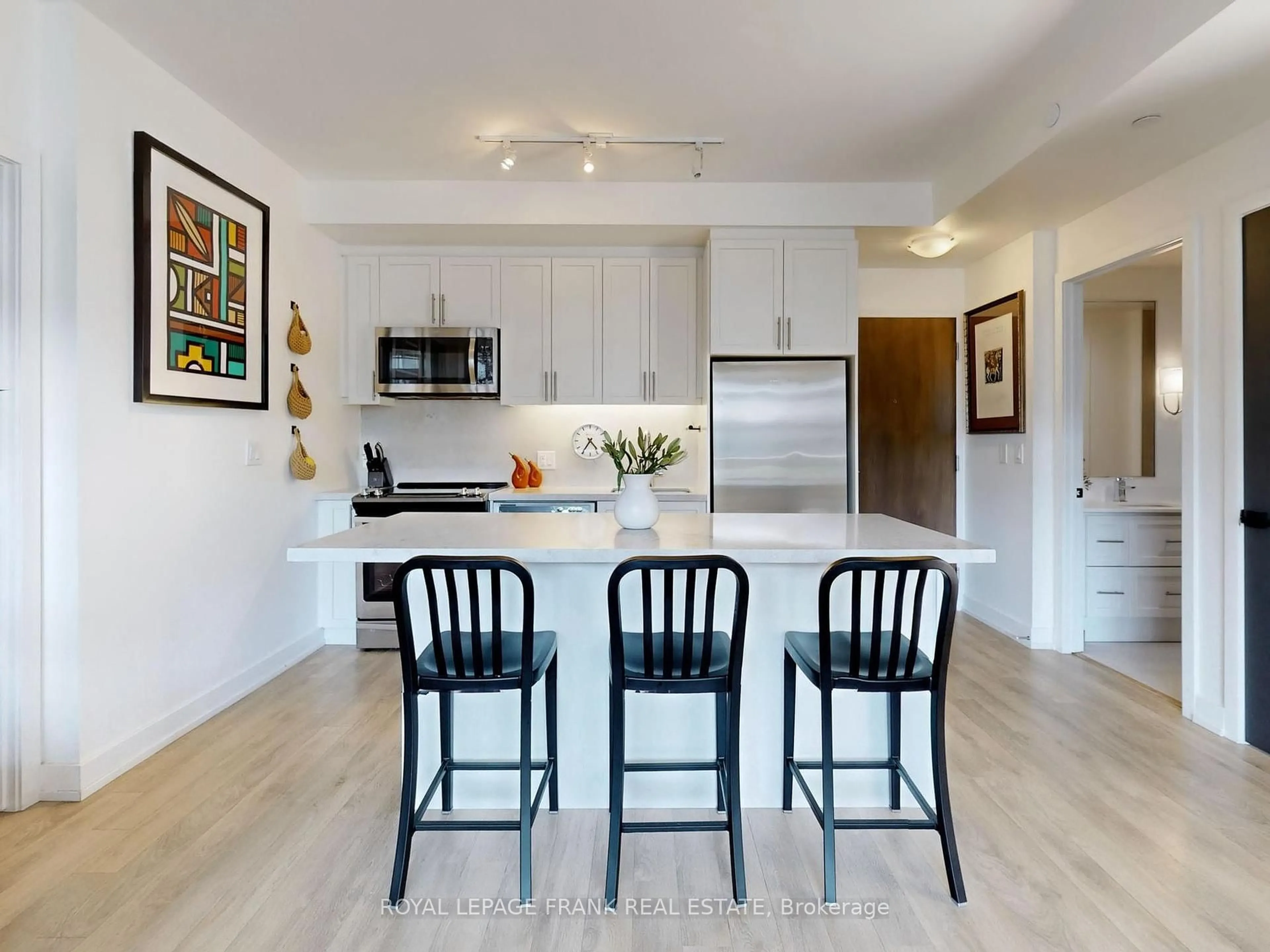 Open concept kitchen, unknown for 333 Sea Ray Ave ##D313, Innisfil Ontario L9S 2P7