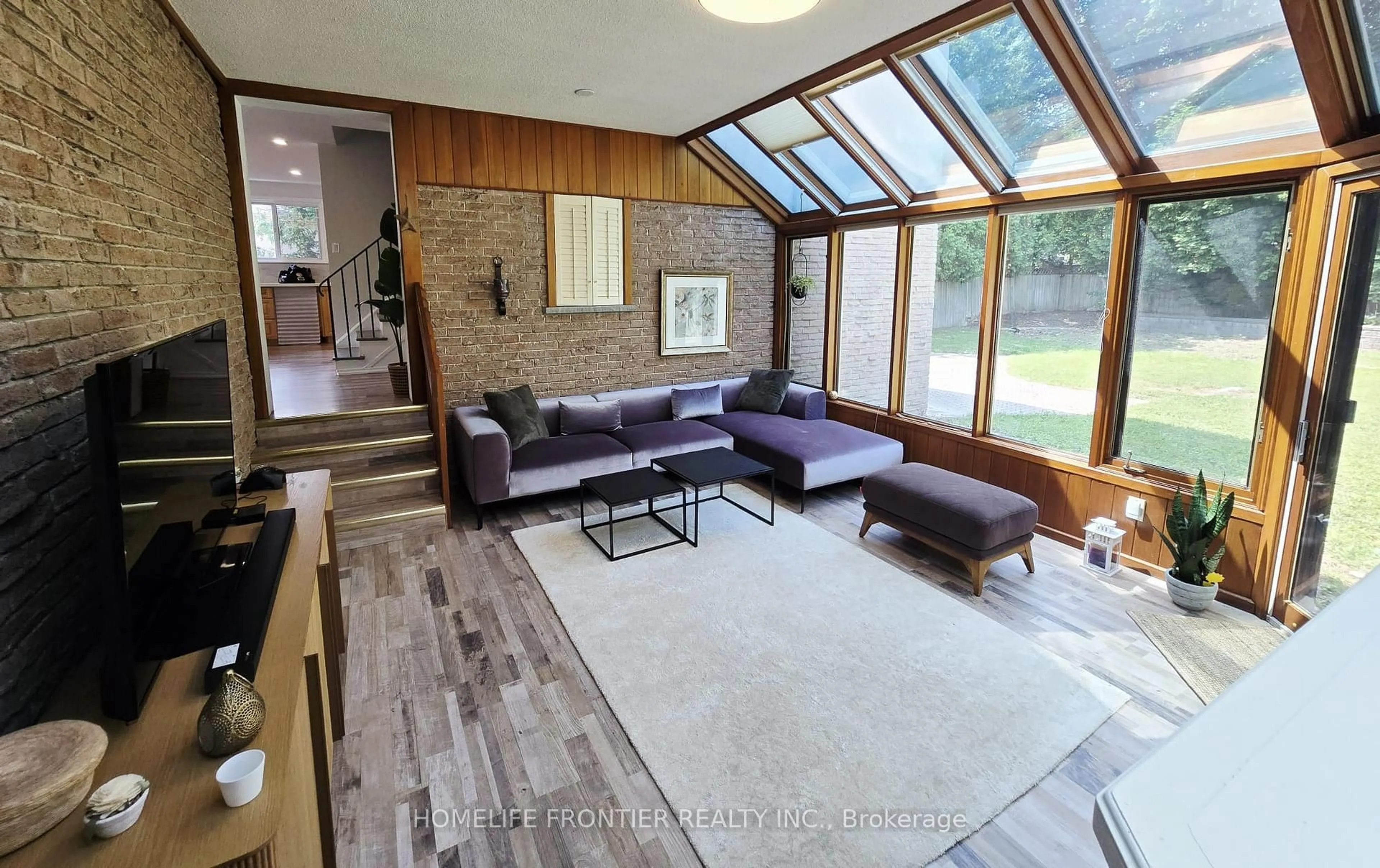 Living room with furniture, unknown for 24 Brightway Cres, Richmond Hill Ontario L4C 4Z9