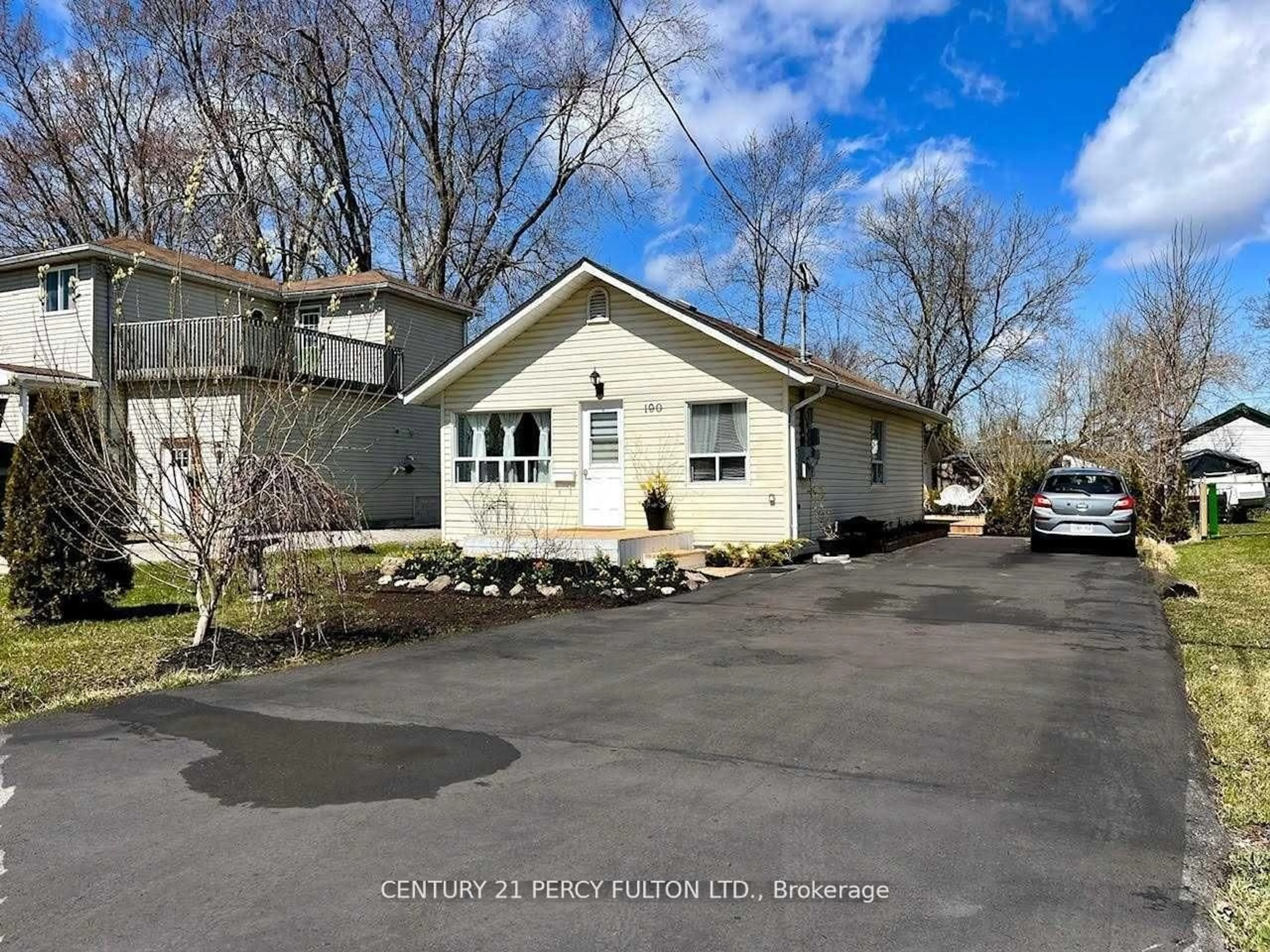 Unknown for 190 Beach Rd, Georgina Ontario L4P 2L9