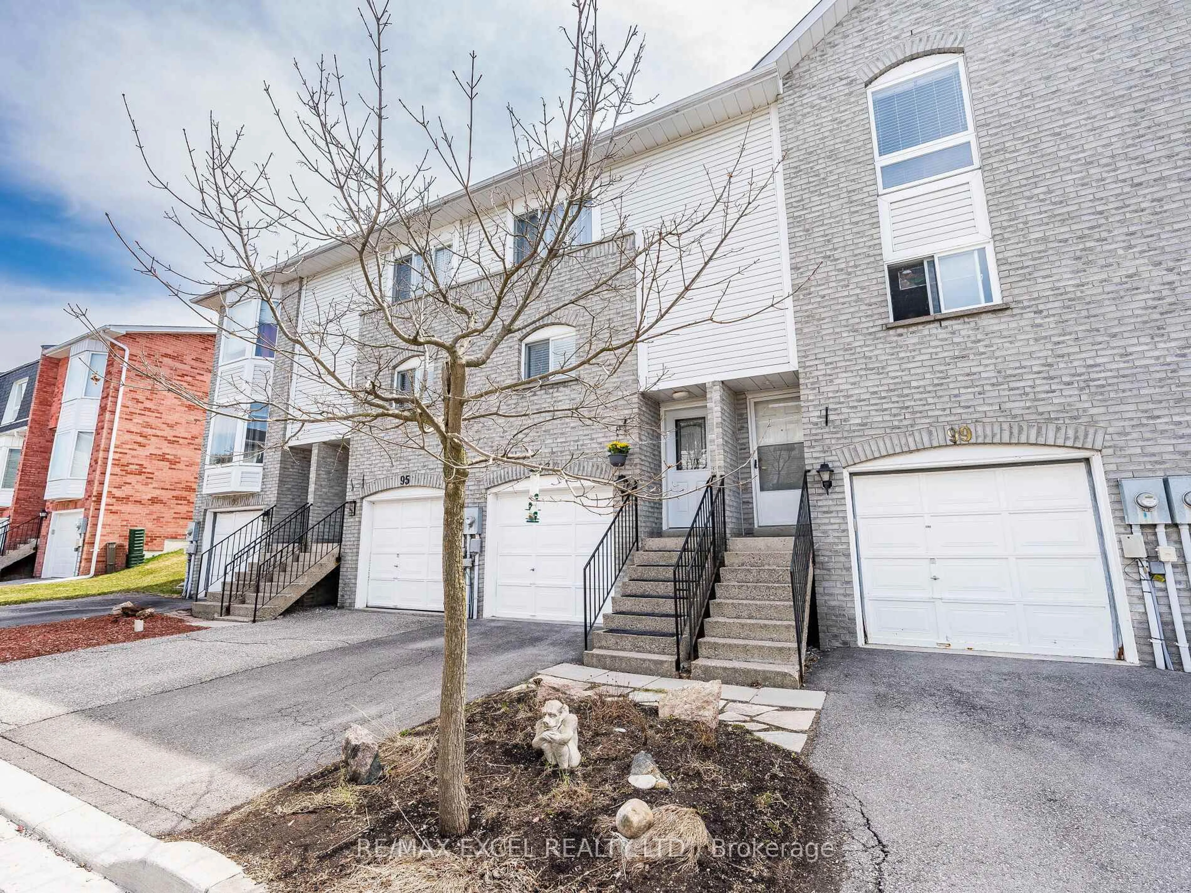 Unknown for 97 William Curtis Circ, Newmarket Ontario L3Y 8L8