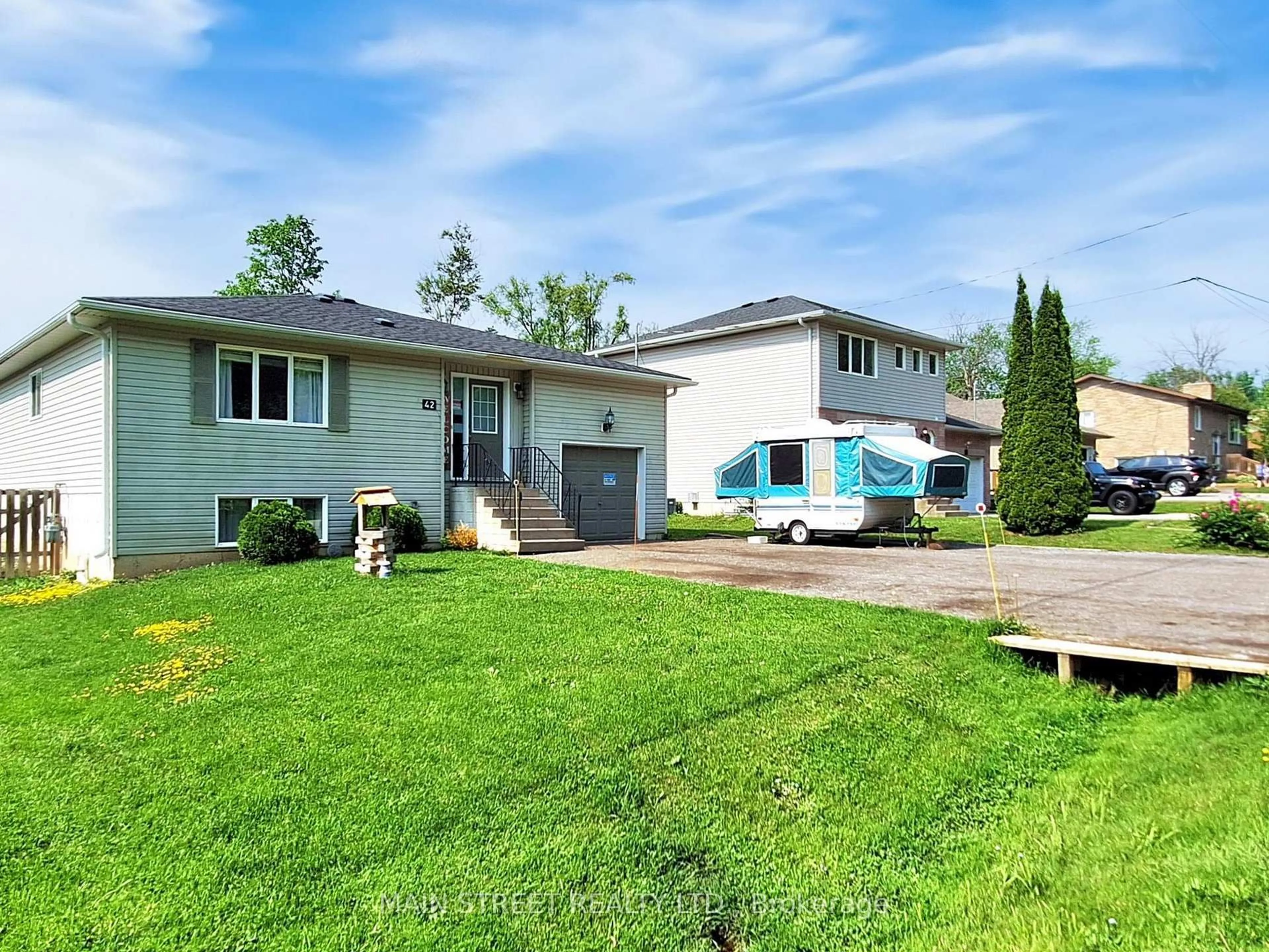 Unknown for 42 Evelyn Ave, Georgina Ontario L4P 3C8