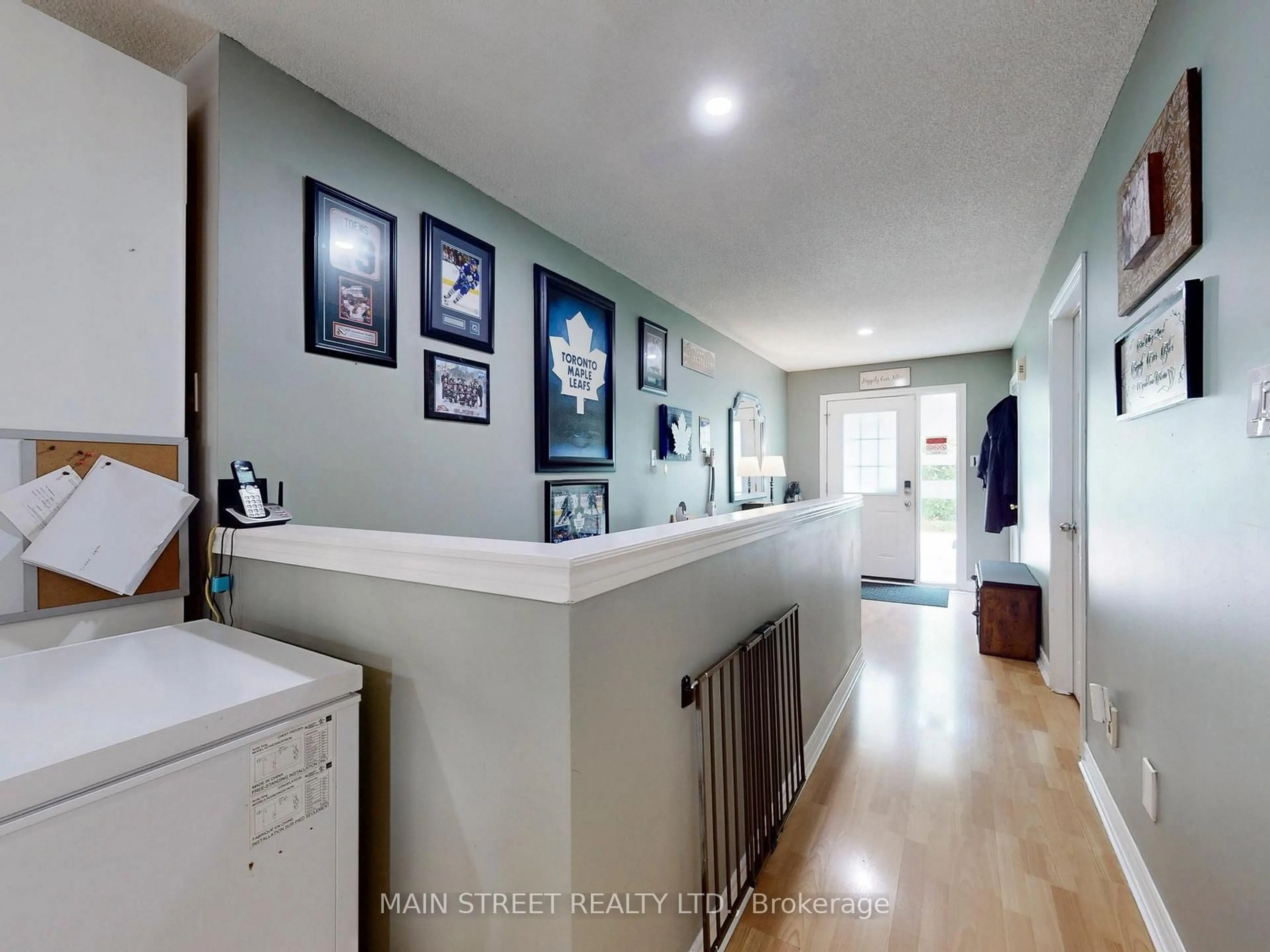 Unknown for 42 Evelyn Ave, Georgina Ontario L4P 3C8