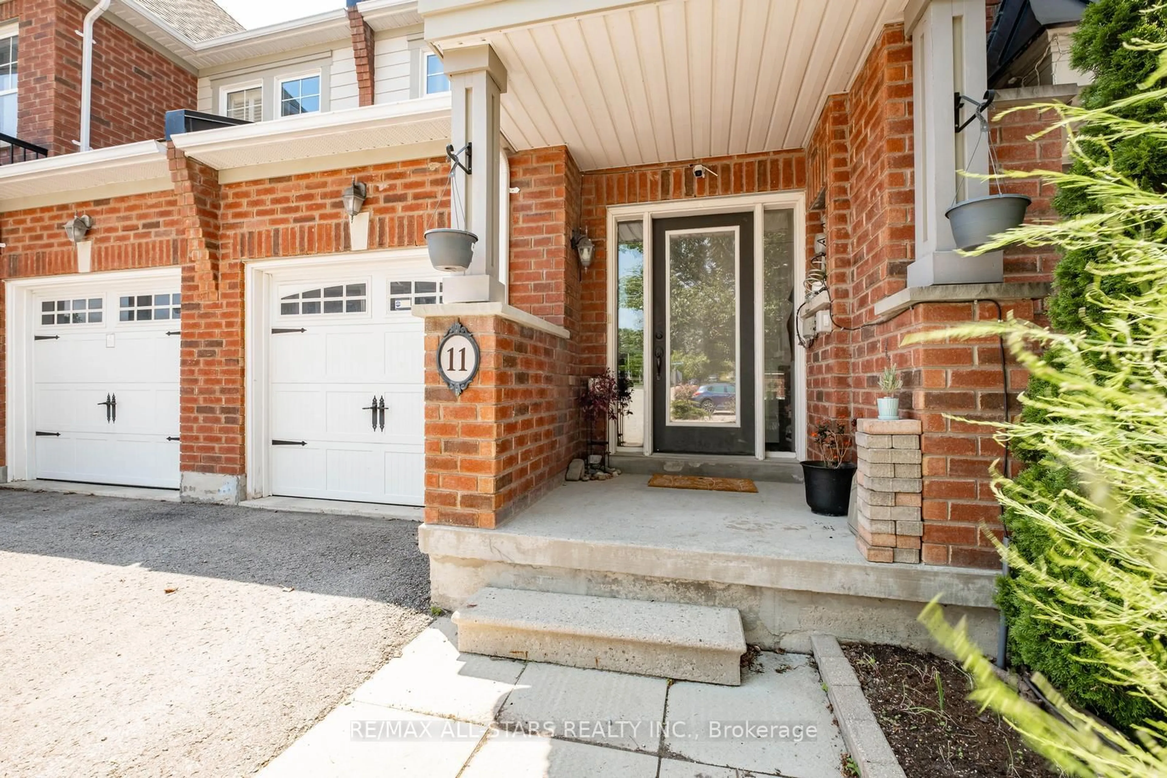 Home with brick exterior material, street for 11 Eastwind Dr, Whitchurch-Stouffville Ontario L4A 0W6