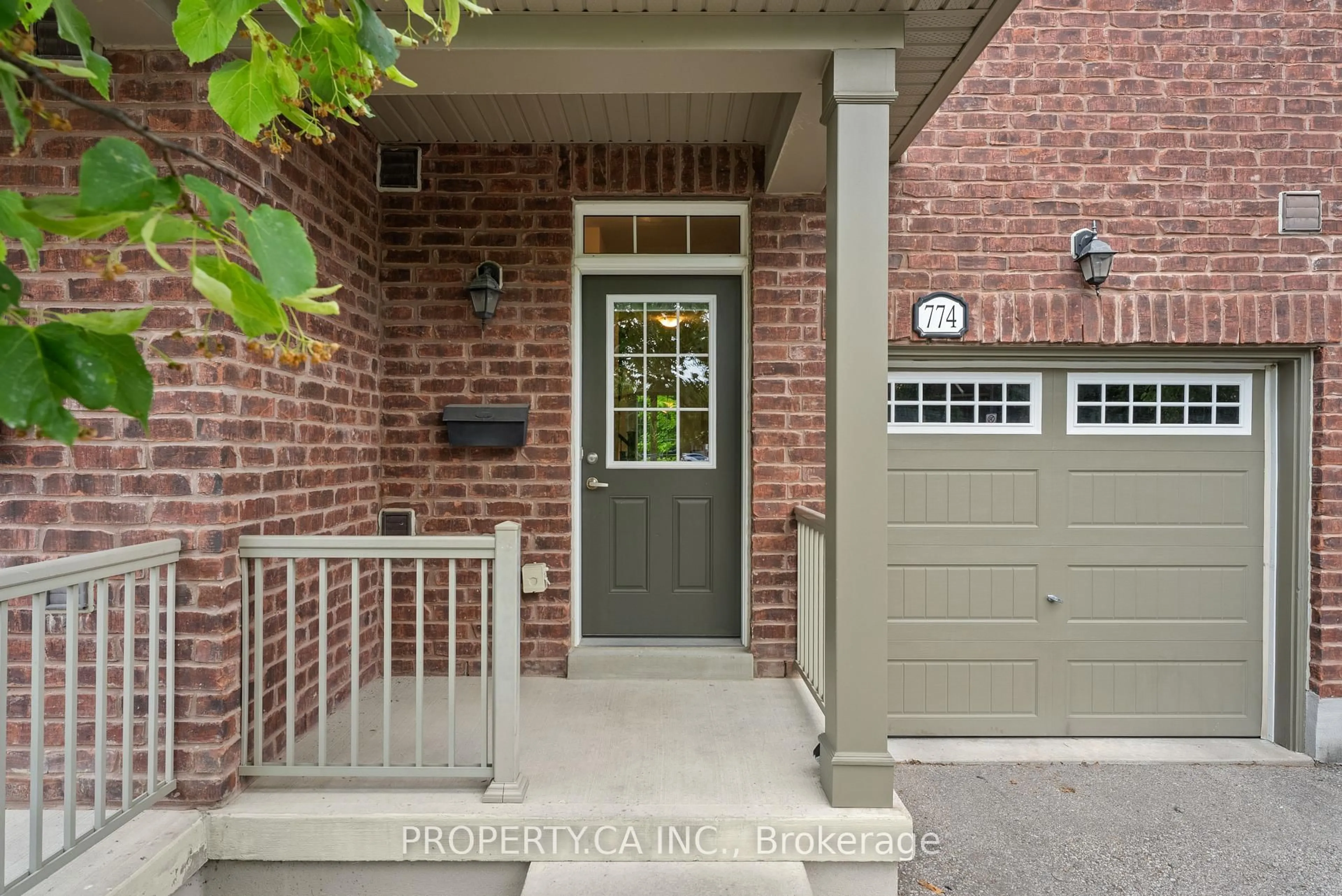 Unknown for 774 Harry Syratt Ave, Newmarket Ontario L3X 0A3