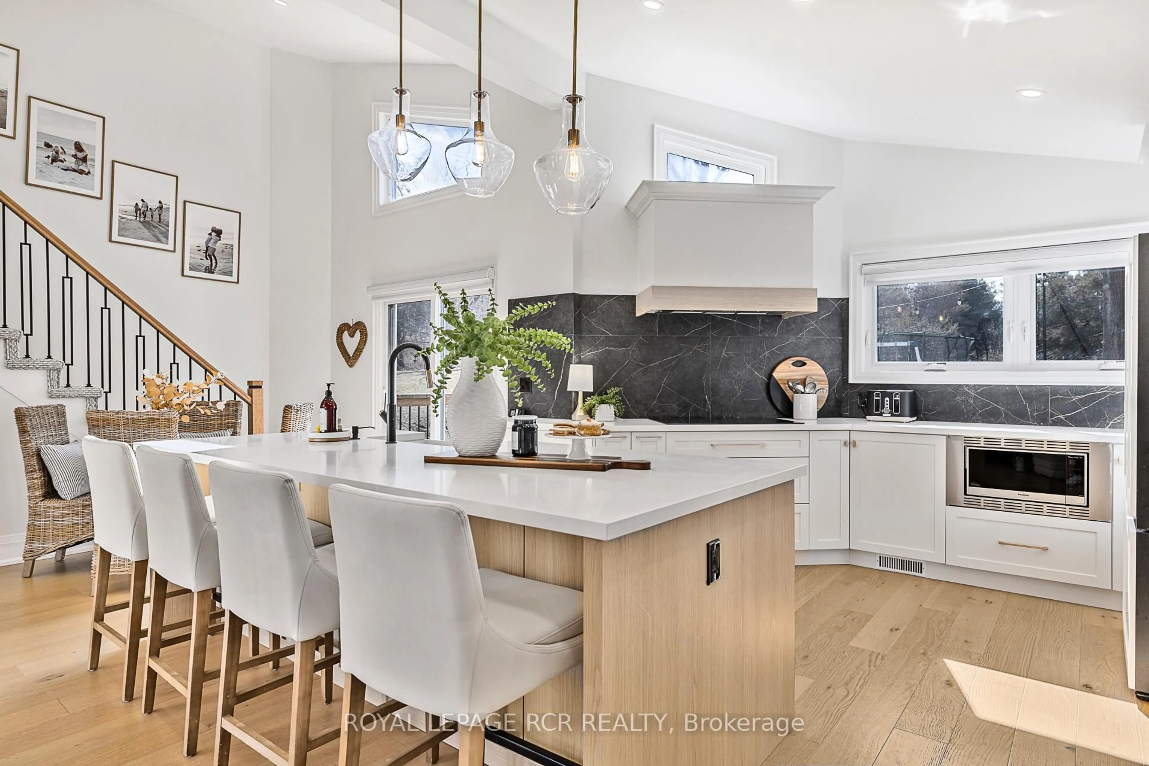 Open concept kitchen, unknown for 5490 Hwy 47, Uxbridge Ontario L9P 1R1