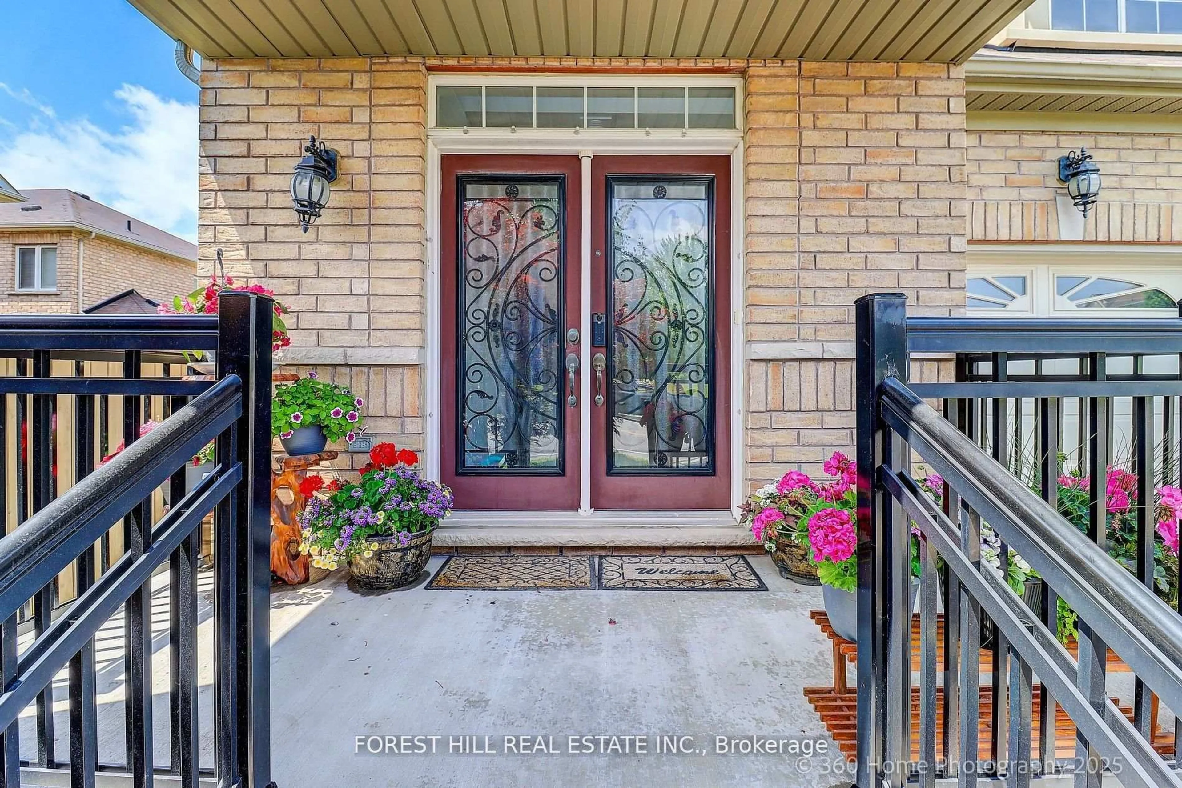 Indoor entryway for 256 Peter Rupert Ave, Vaughan Ontario L5A 4L3