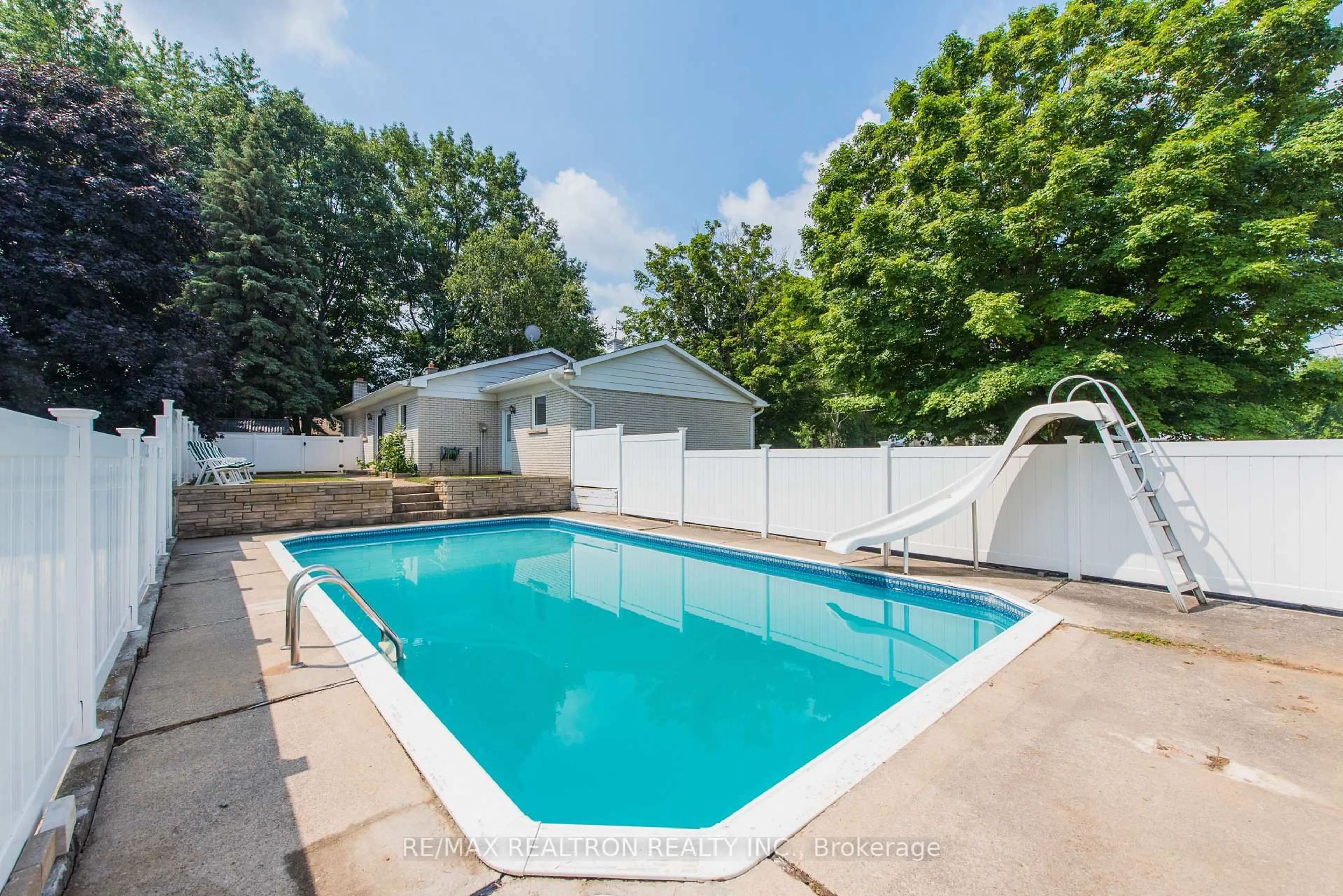 Pool for 41 Downey Ave, New Tecumseth Ontario L9R 1J7