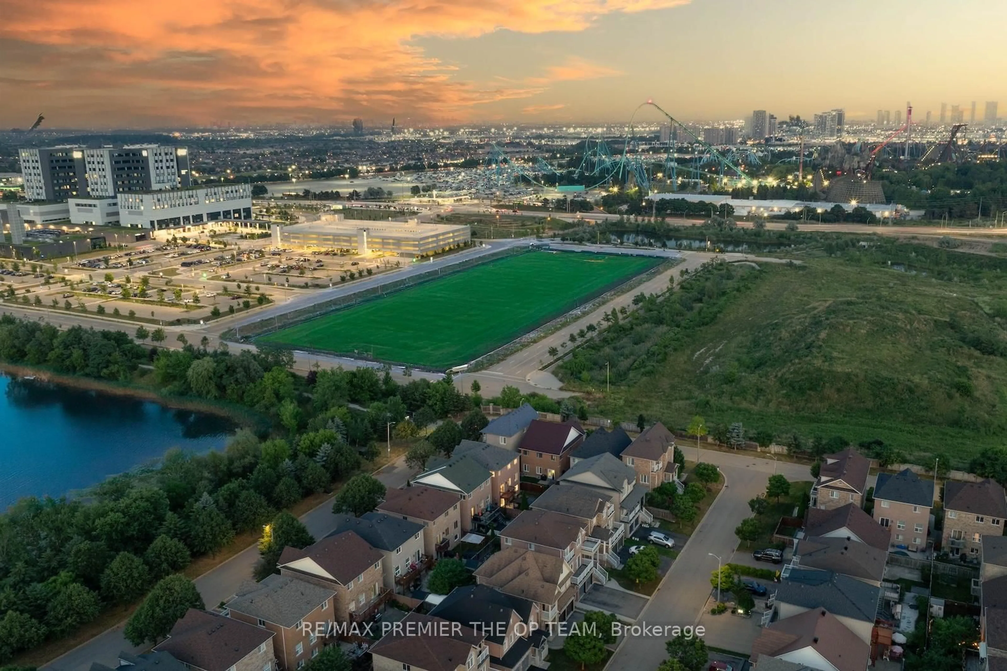 A pic from outside/outdoor area/front of a property/back of a property/a pic from drone, city buildings view from balcony for 78 Mast Rd, Vaughan Ontario L6A 3X2