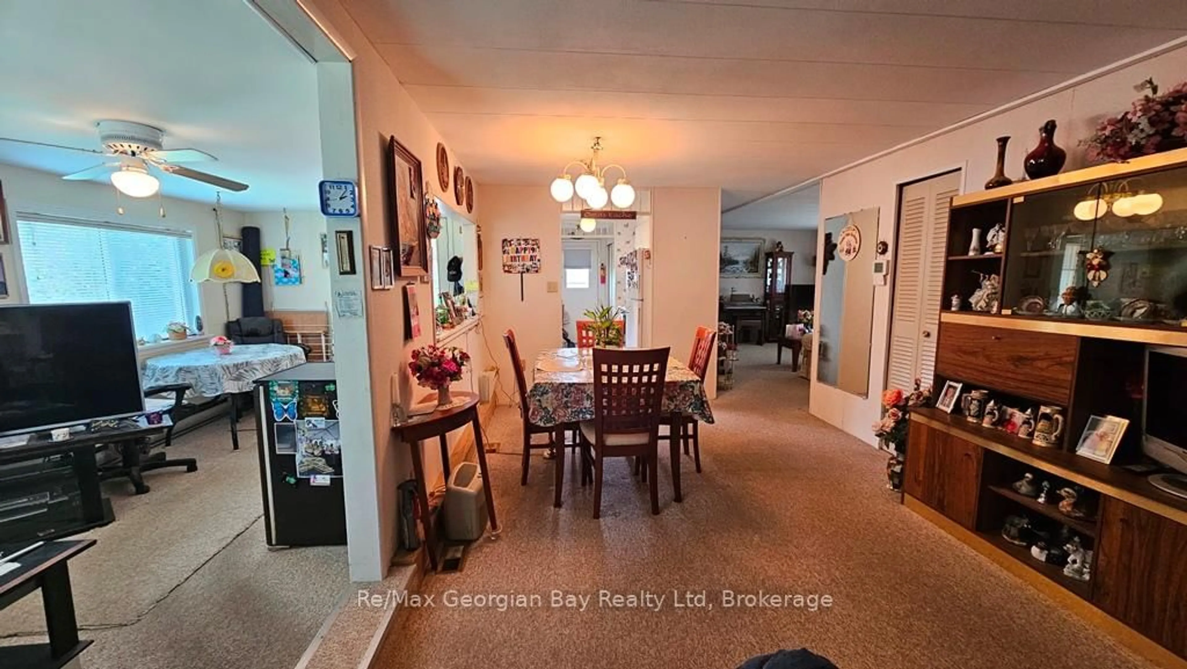 Dining room, ceramic/tile floor for 27 MIMOSA Dr, Innisfil Ontario L9S 1P8