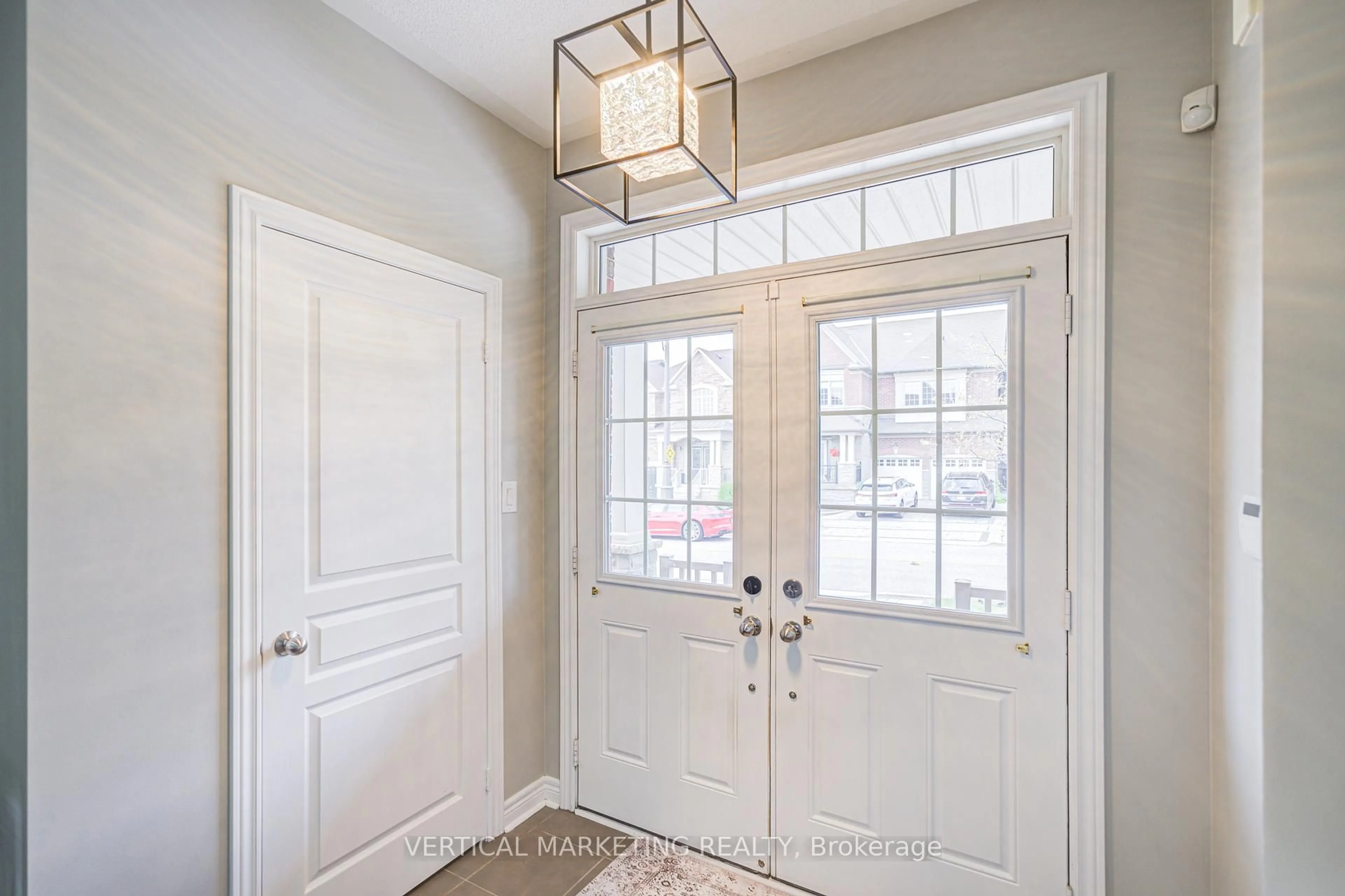 Indoor entryway for 141 Beckett Ave, Markham Ontario L6C 0B2