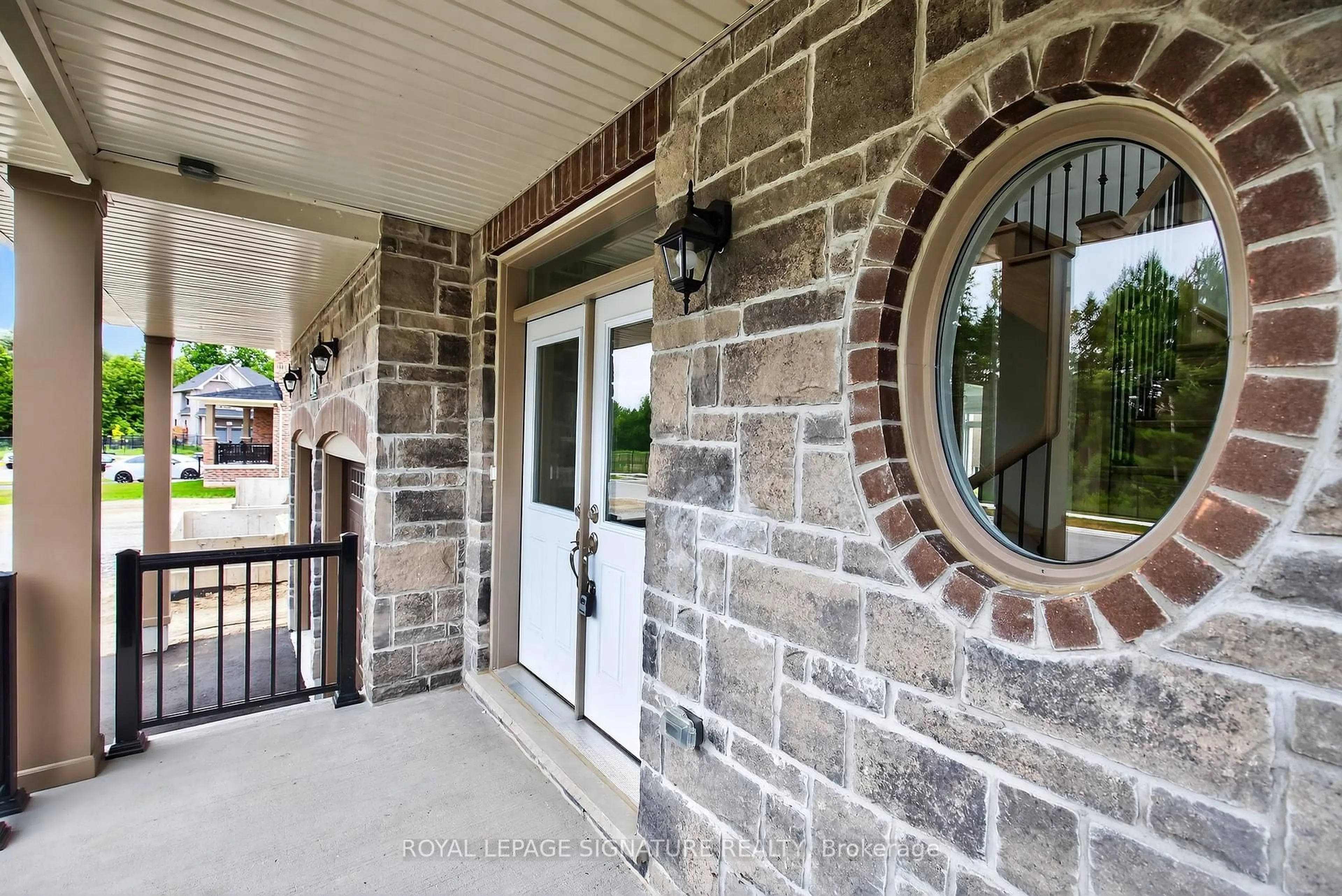 Indoor entryway for 79 Baycroft Blvd, Essa Ontario L3W 0L9