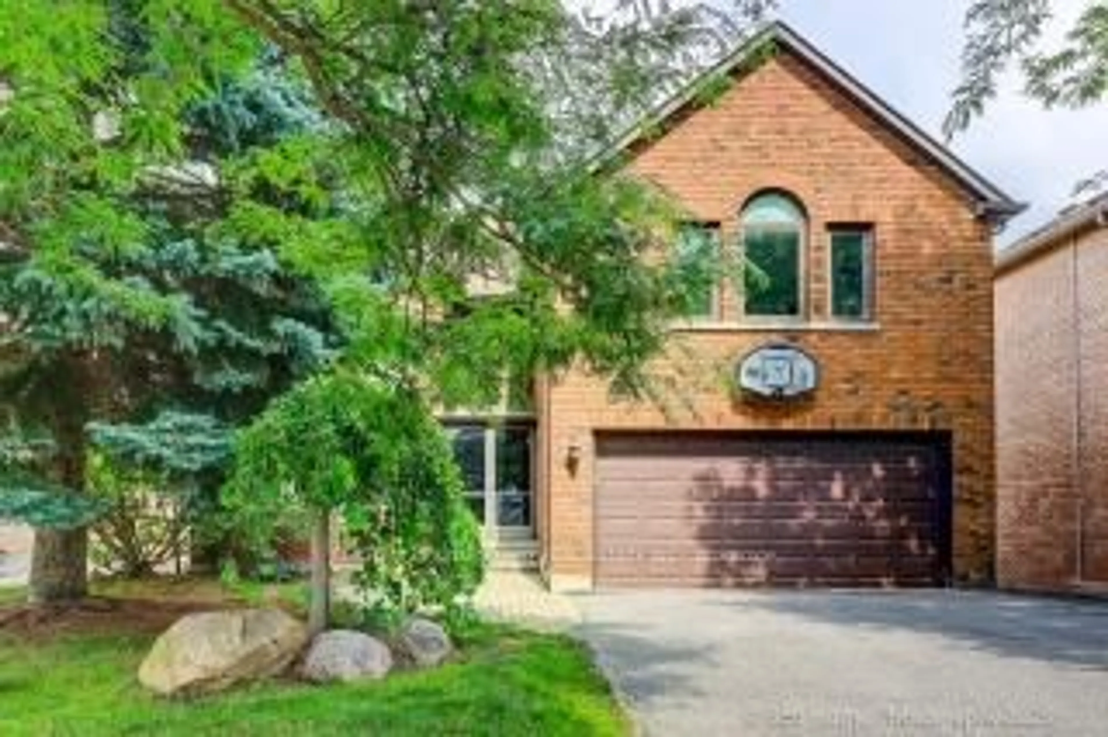 Home with brick exterior material, street for 5 Ashdown Cres, Richmond Hill Ontario L4B 1Z8