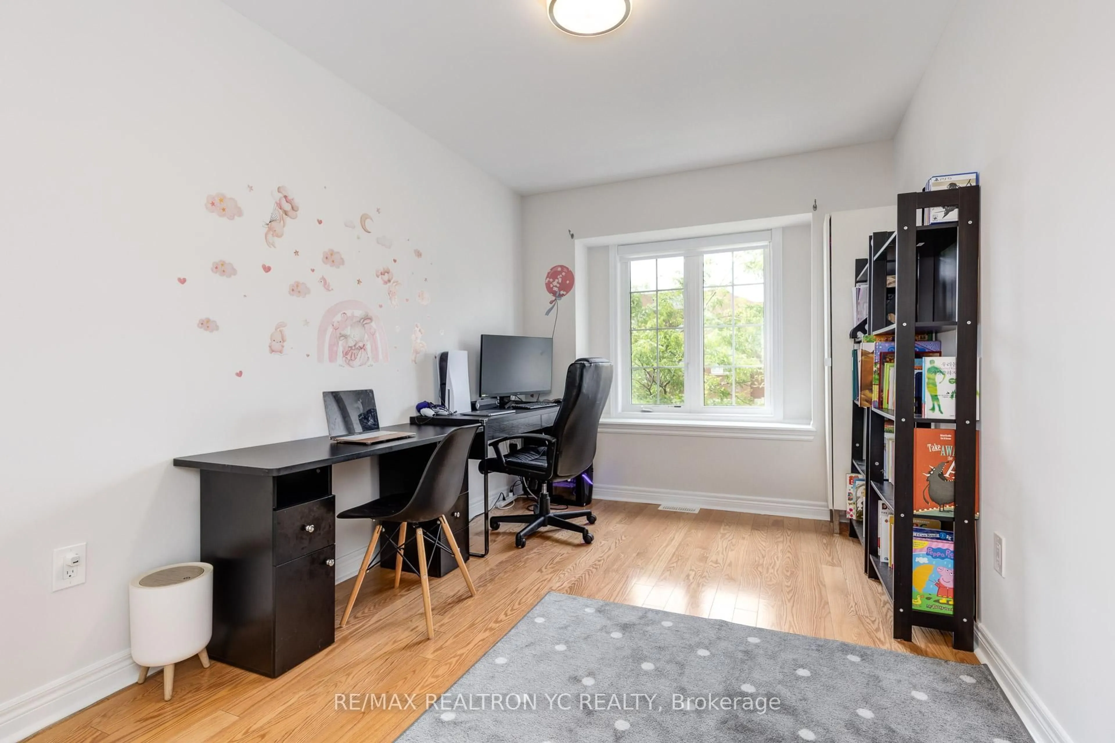 A pic of a room for 87 Chayna Cres, Vaughan Ontario L6A 0N1