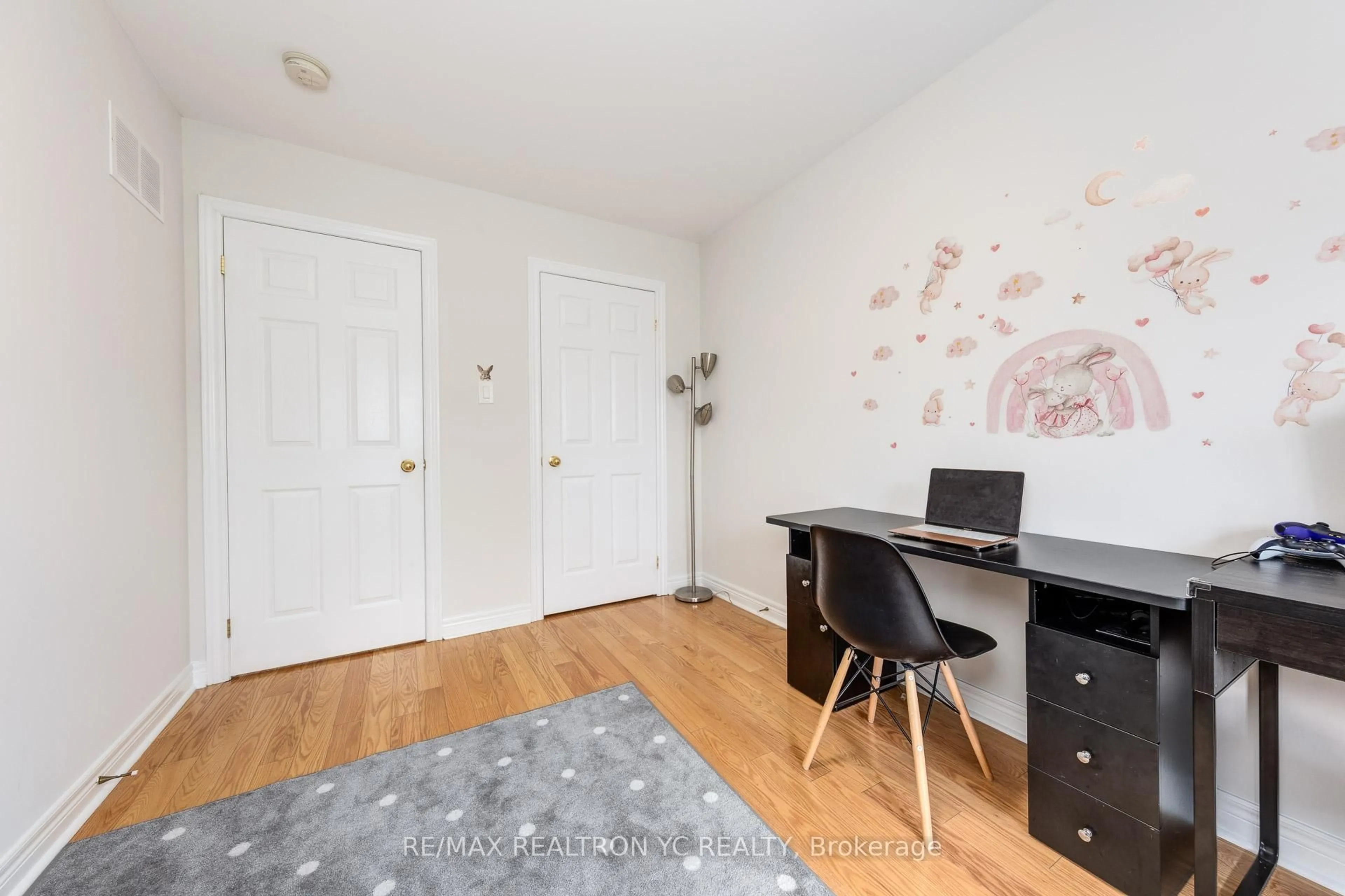 A pic of a room for 87 Chayna Cres, Vaughan Ontario L6A 0N1