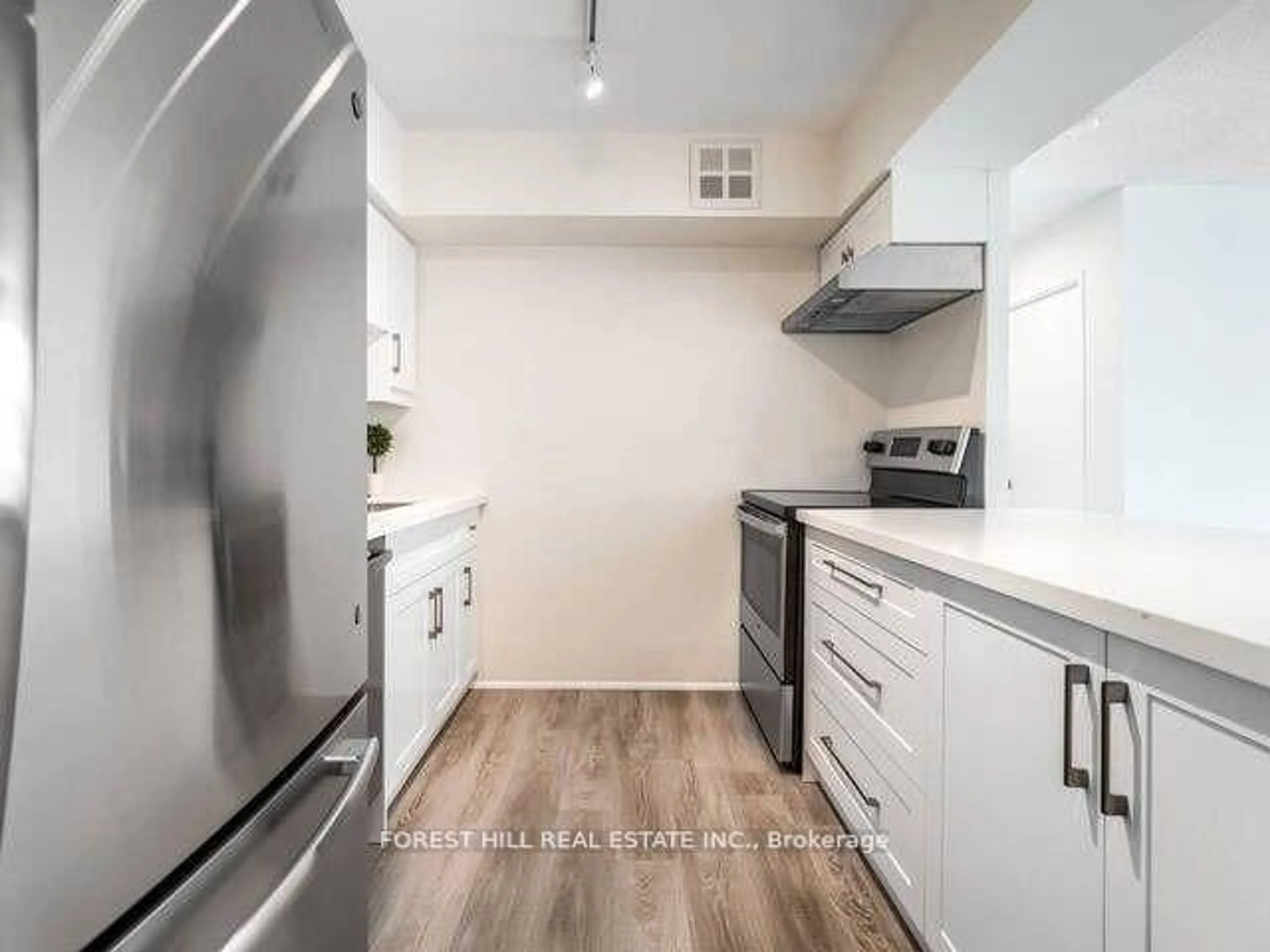 Standard kitchen, unknown for 326 Major Mackenzie Dr #308, Richmond Hill Ontario L4C 8T4
