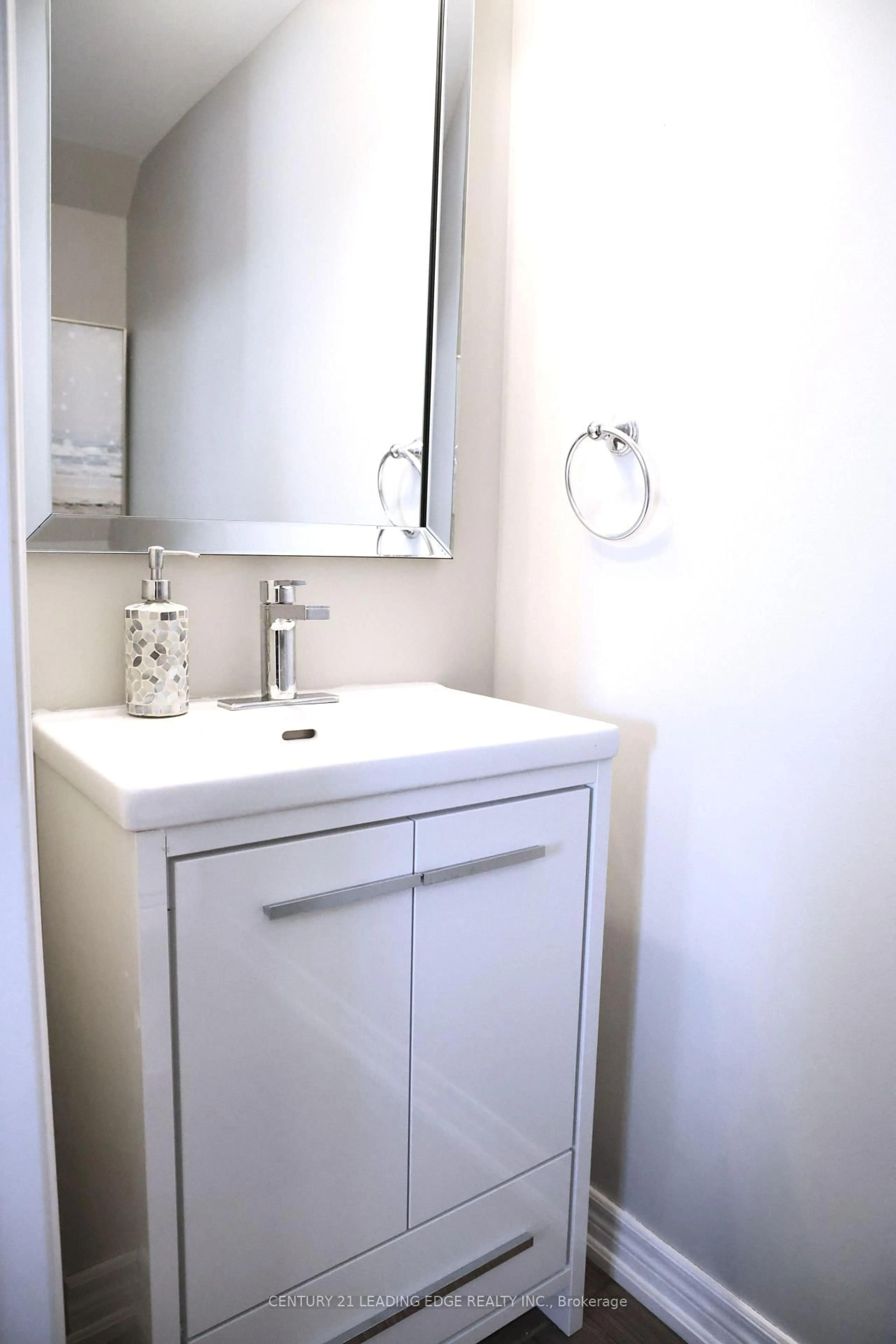 Standard bathroom, unknown for 2 Dunsheath Way #132, Markham Ontario L6B 1N3