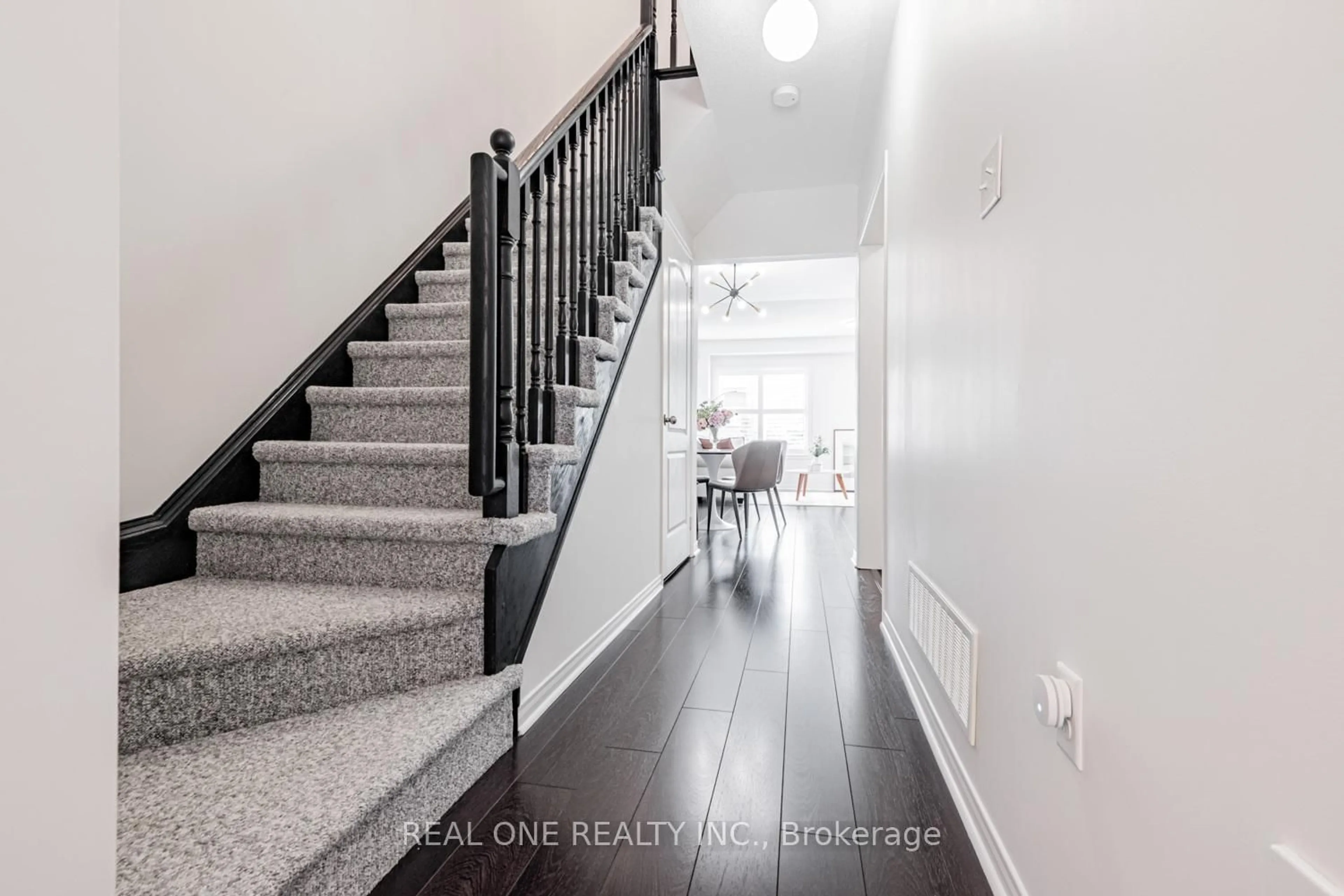 Unknown for 16 Bearings Ave, Whitchurch-Stouffville Ontario L4A 0W6