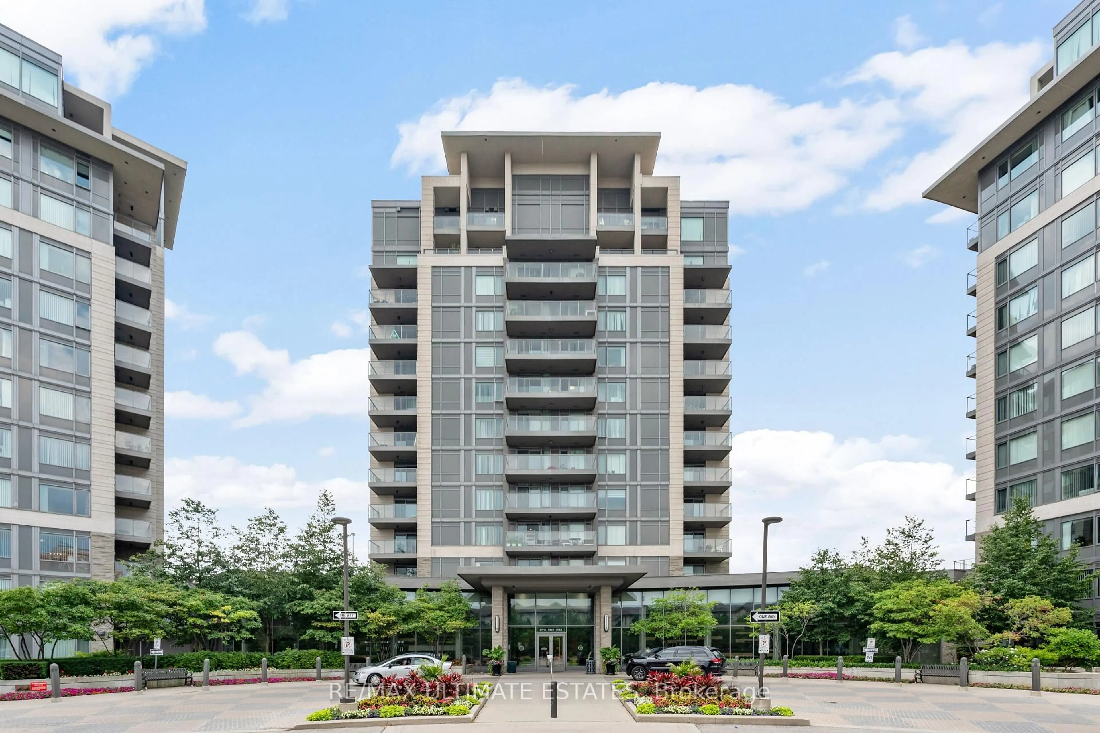 Indoor foyer for 233 South Park Rd #1211, Markham Ontario L3T 0B3