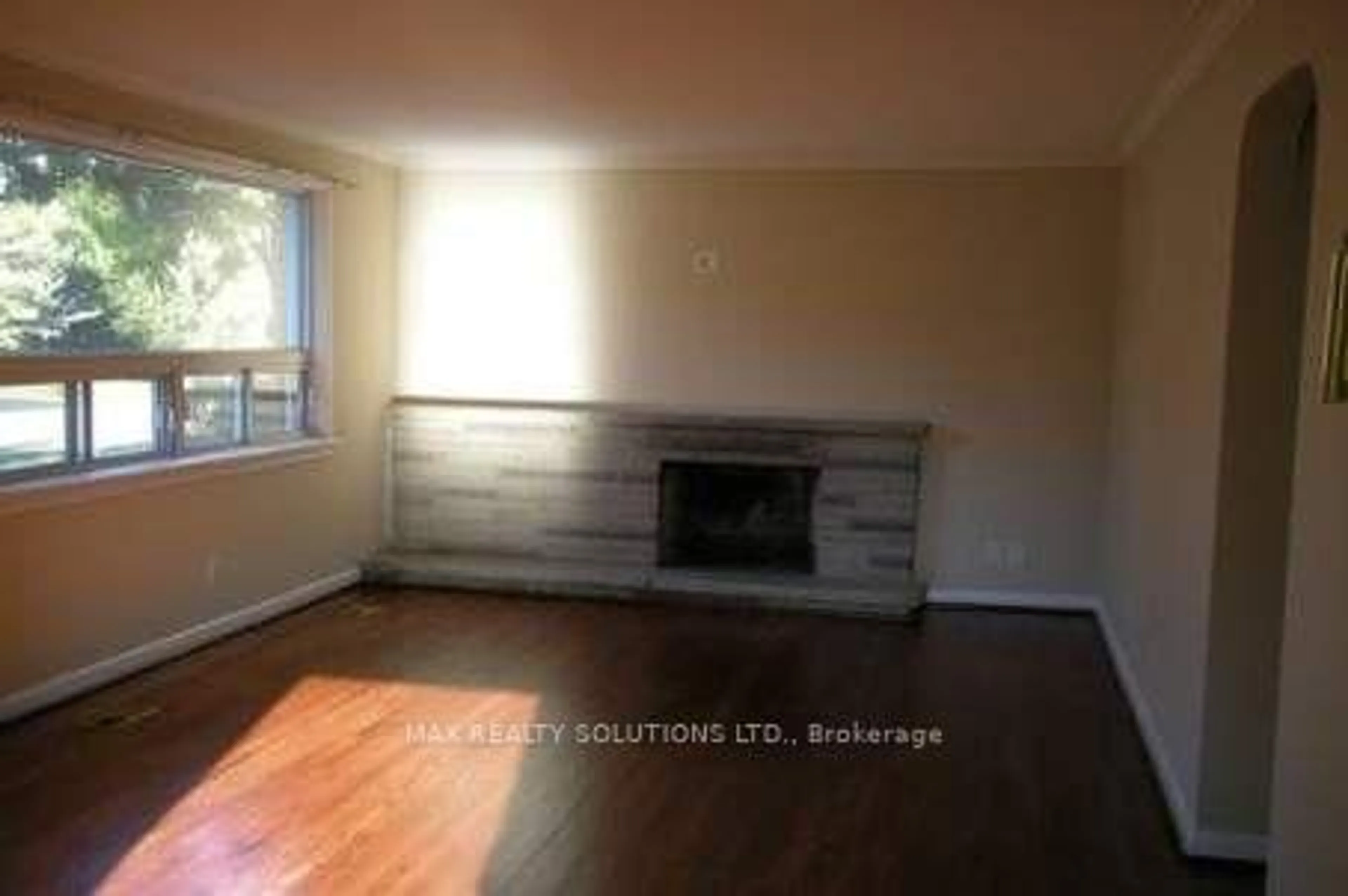 A pic of a room for 33 Roosevelt Dr, Richmond Hill Ontario L4C 6V1